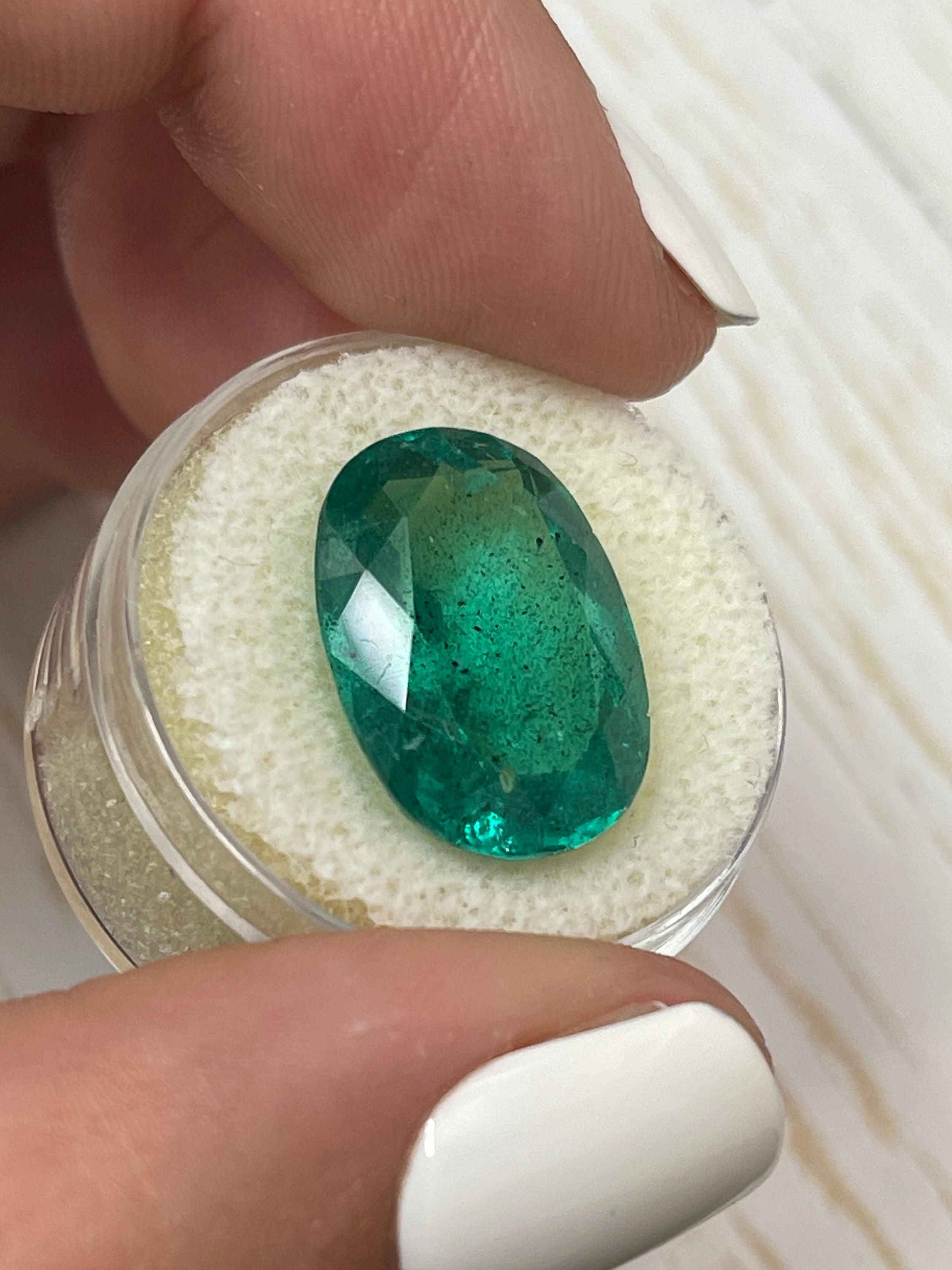 12.42 Carat Natural Colombian Emerald Gemstone - Oval Cut 18x13mm Loose Green Emerald for Jewelry Making, Engagement Rings & Collector's Gems