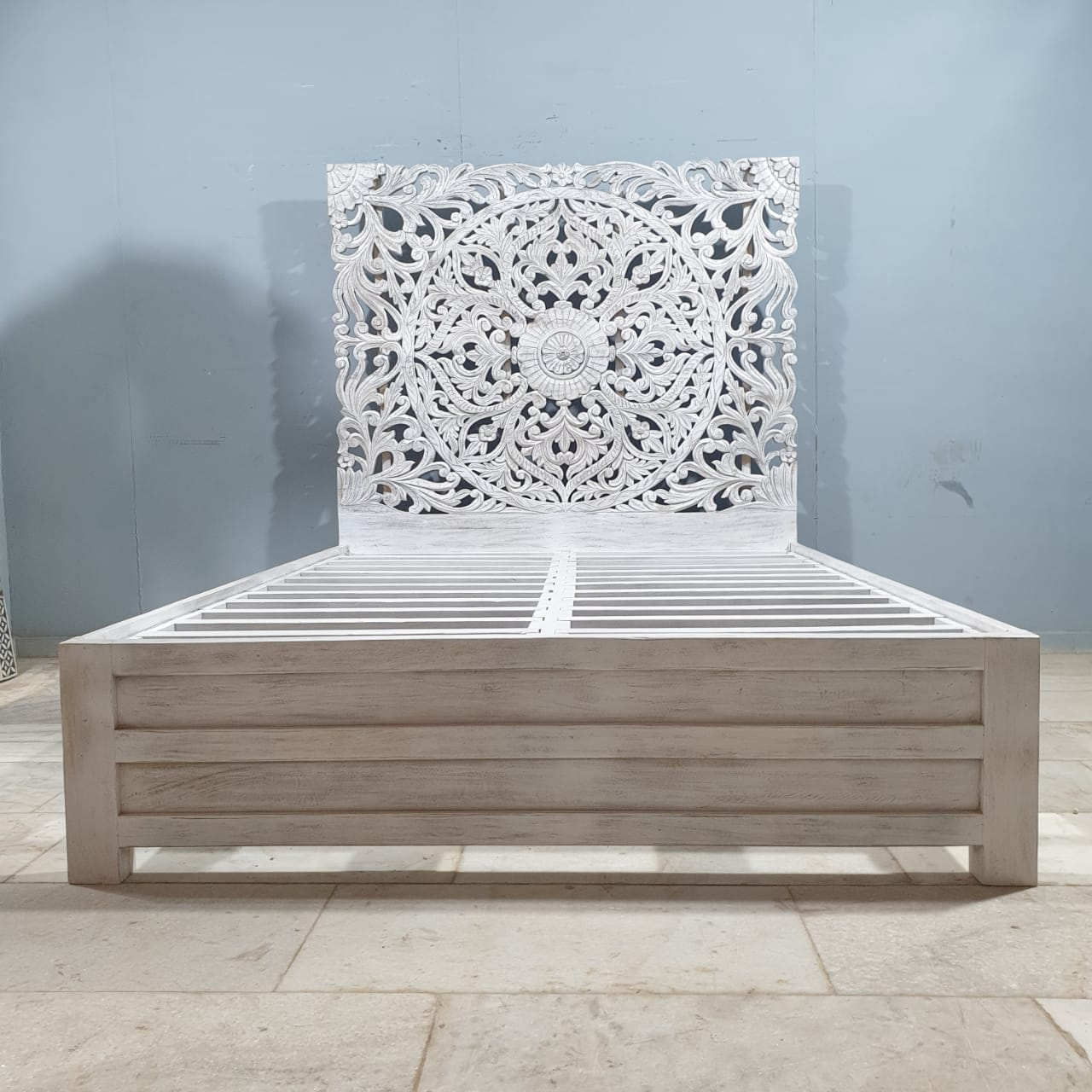 Hand Carved Indian Solid Wood Sahara Queen Size Bed Frame - Elegant White Finish for Bedroom Decor & Master Suite Furniture
