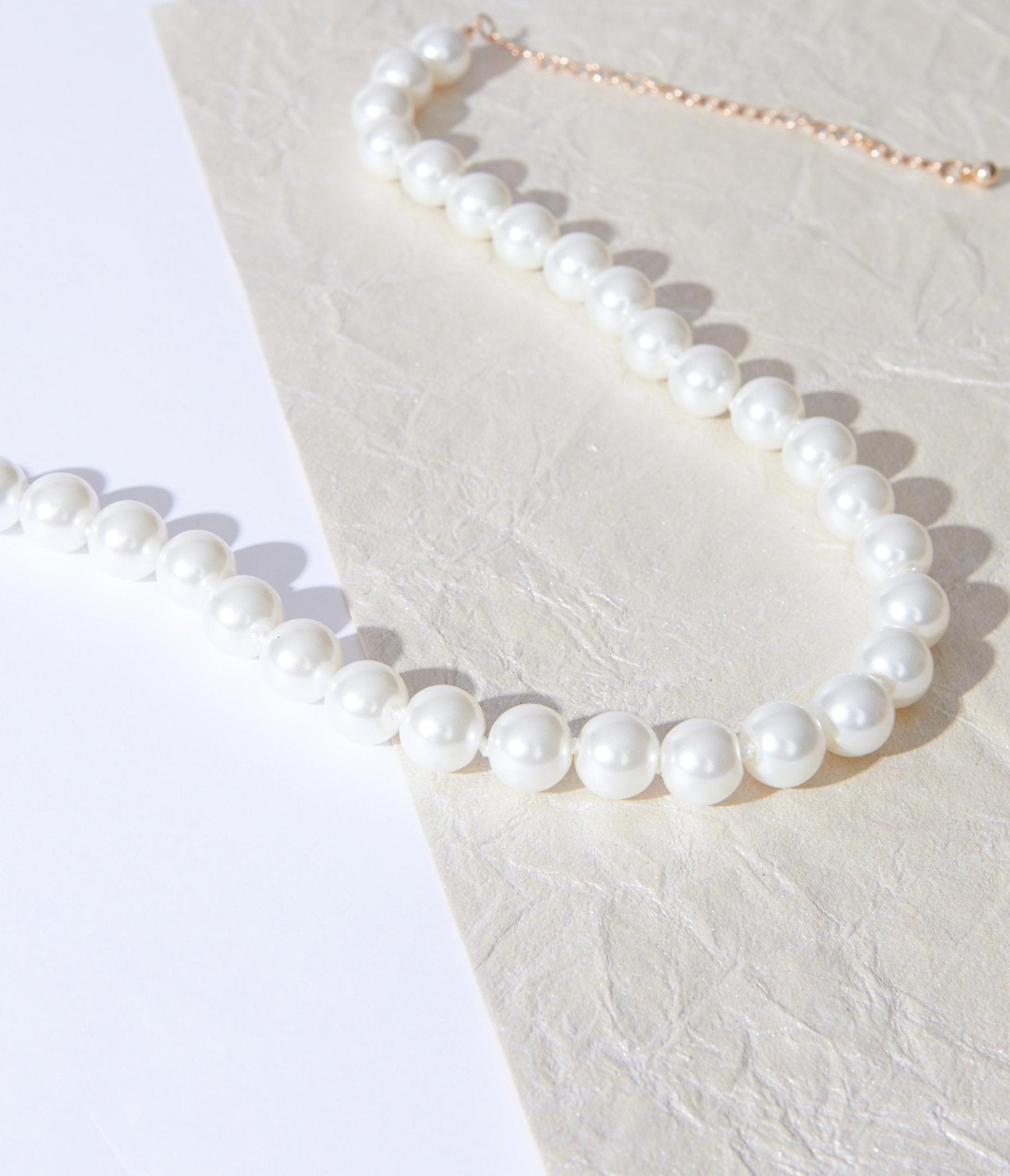 Chunky Faux Pearl Necklace for Women - Elegant Fashion Statement Jewelry for Parties, Weddings & Special Occasions