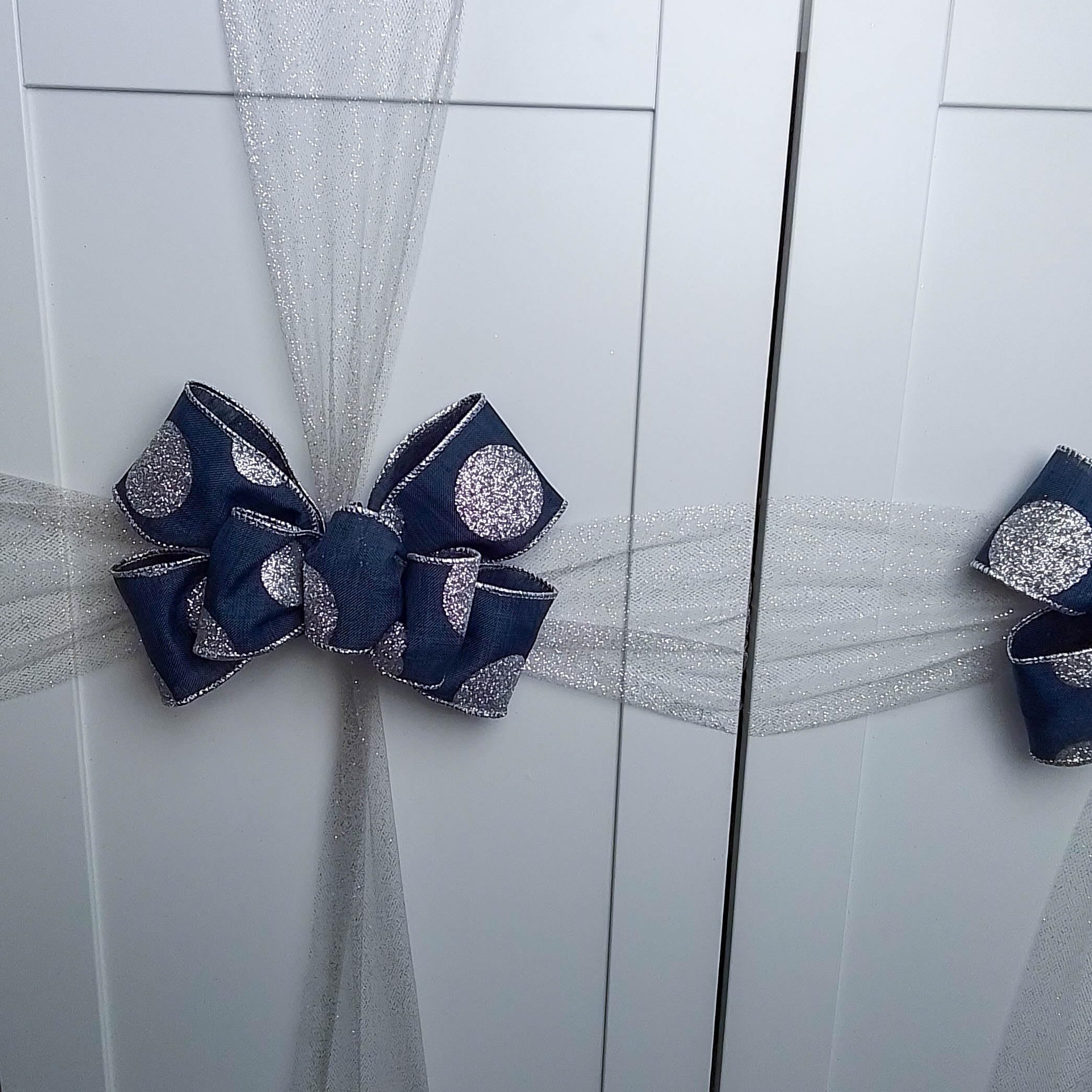 Festive Christmas Cabinet Bows Set - Elegant Holiday Kitchen Decor for Cabinets, Drawers & Shelves - Perfect for Home, Office & Party Decorations (TB28)