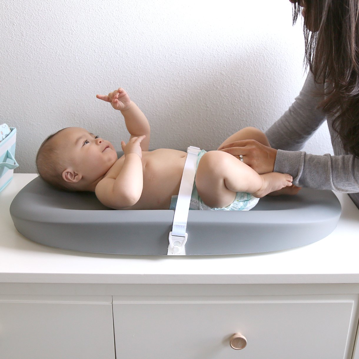 Hatch Grow Smart Baby Changing Pad with Built-in Digital Scale - Grey | Accurate Weight Tracking for Newborns & Infants | Nursery Essentials for Diaper Changes & Health Monitoring