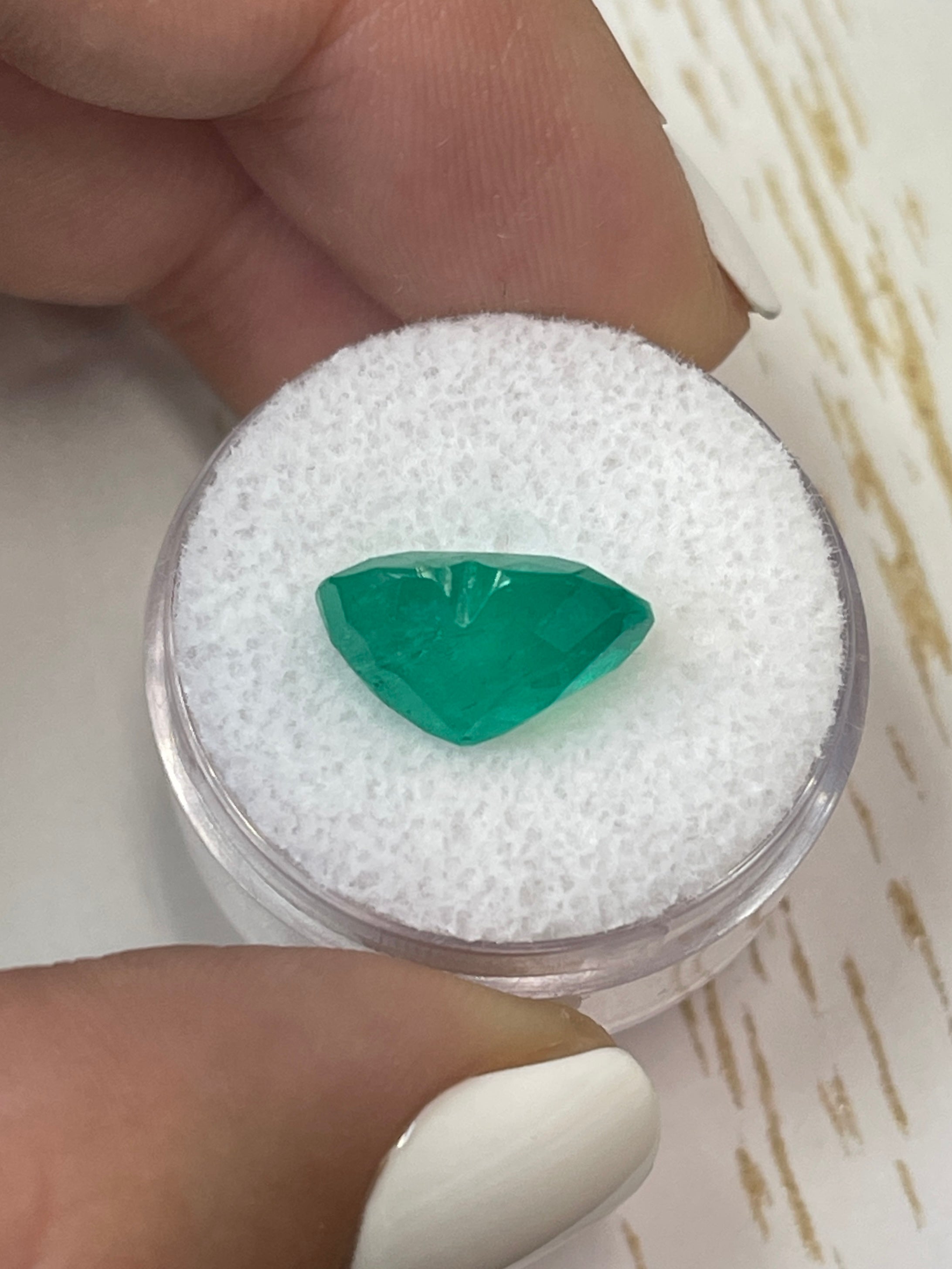 5.80 Carat Vivid Green Natural Loose Colombian Emerald Heart Cut Gemstone for Jewelry Making, Engagement Rings & Luxury Gifts