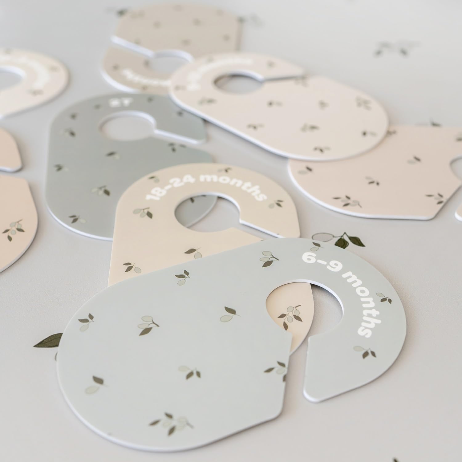 3 Sprouts Baby Closet Dividers Set of 8 - Double-Sided Size Labels Baby Clothes Organizer for Nursery & Toddler Hangers - Newborn to 2T Clothing Organization for Boys & Girls (Olive Green) - Perfect for Nursery Closet, Baby Shower Gifts & Kids Room Organization