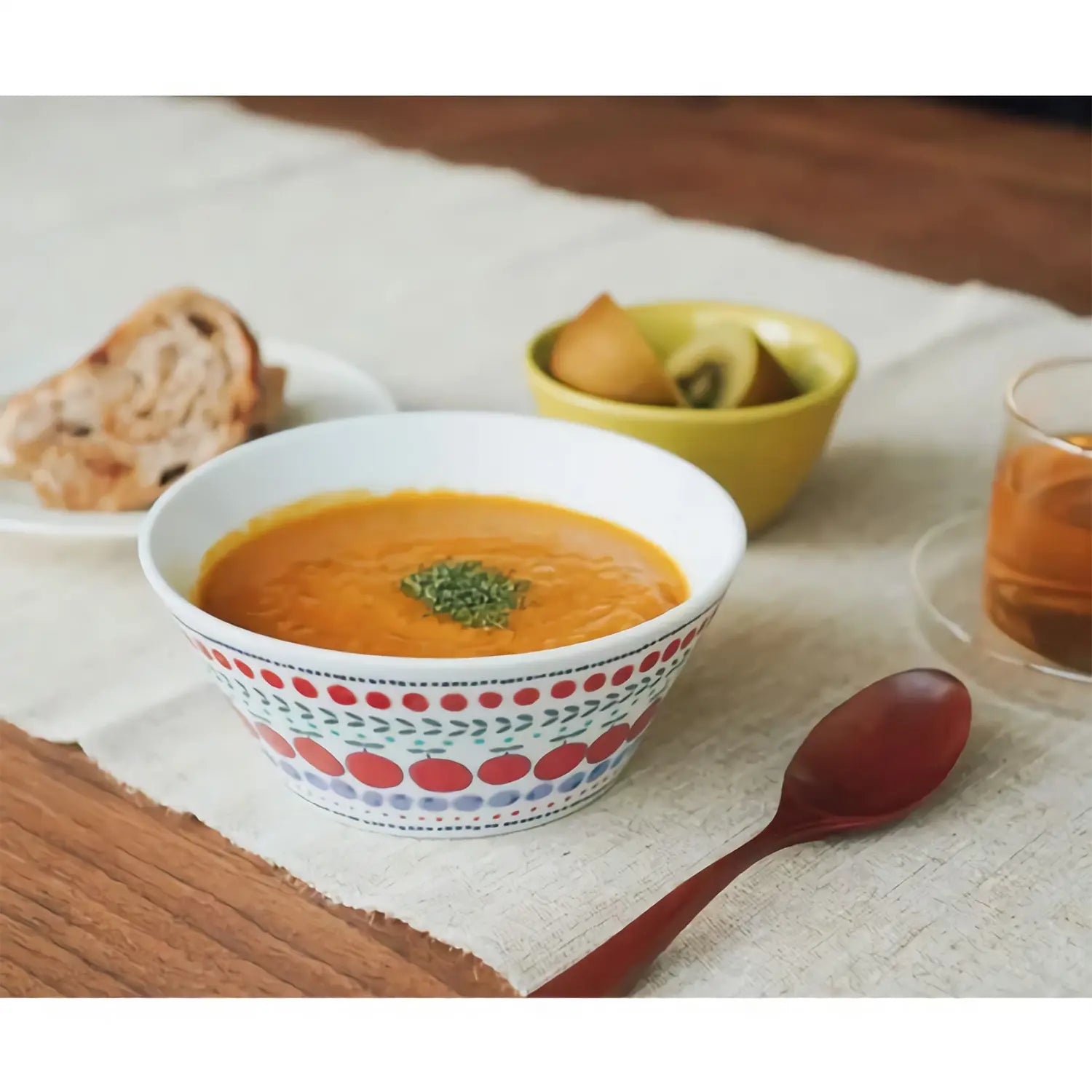 Premium Harekutani Porcelain Bowl - Elegant Apple Design - Durable Japanese Ceramic Dish for Soup, Salad & Dessert - Perfect for Dining, Gifts & Home Decor