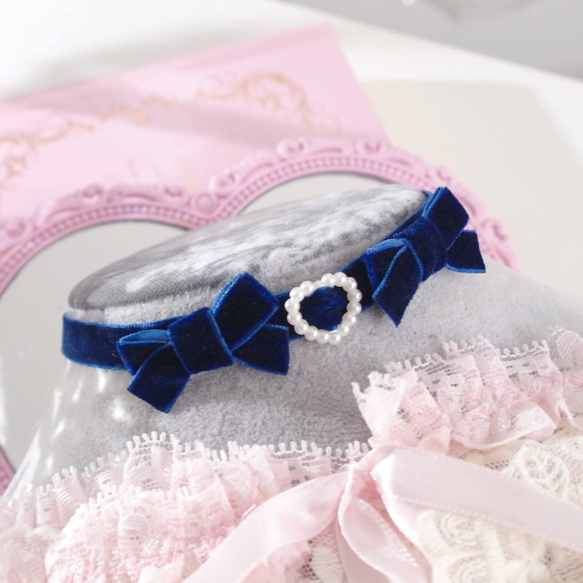 Elegant Navy Blue Velvet Choker Necklace with Faux Pearl Heart - Kawaii Little Bow Day Collar Jewelry for Women - Perfect for Valentine's Day, Date Night & Special Occasions (Blue, 30cm)
