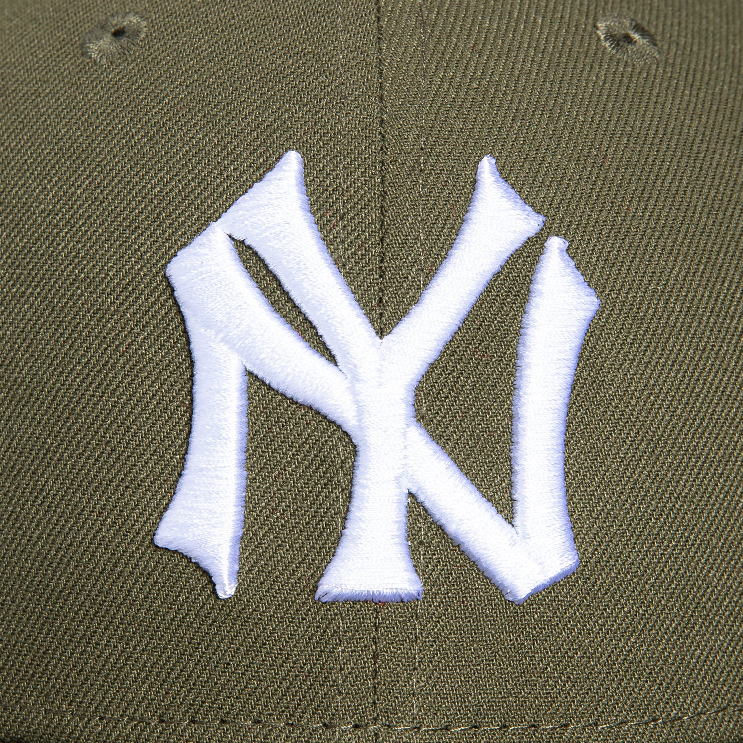 New Era 59Fifty New York Yankees 1941 World Series Patch Snapback Hat - Olive Green Baseball Cap for Men & Women - Perfect for Games, Fan Gear & Streetwear Fashion