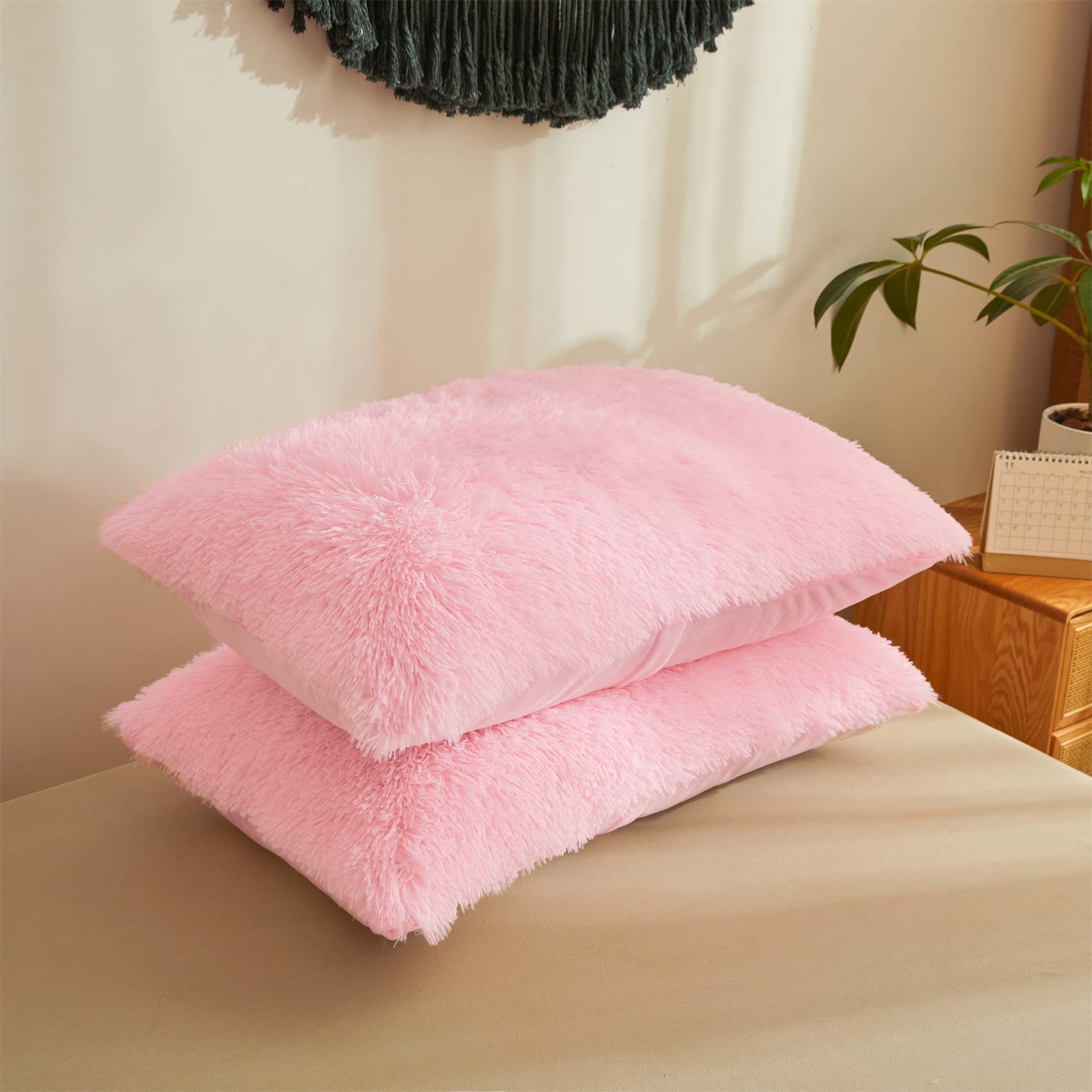 Befunny Fluffy Queen Comforter Set - 3pc Faux Fur Bedding with Plush Comforter & 2 Fuzzy Pillowcases, Shaggy Pink Luxury Bedding for Cozy Winter Nights & Stylish Bedroom Decor