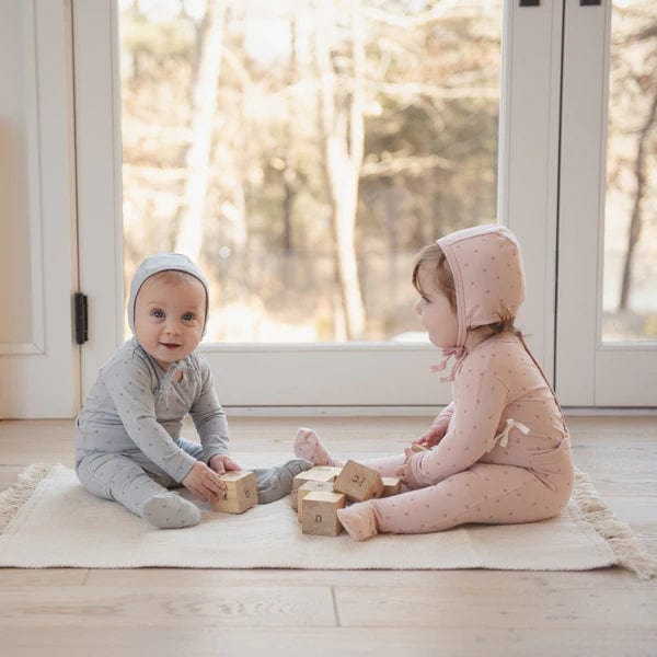 Elys & Co Cotton Diamond Collection Baby Gift Box with Bonnet - Newborn & Infant (Size 1M) - Perfect for Baby Showers, Christenings & First Birthday Gifts