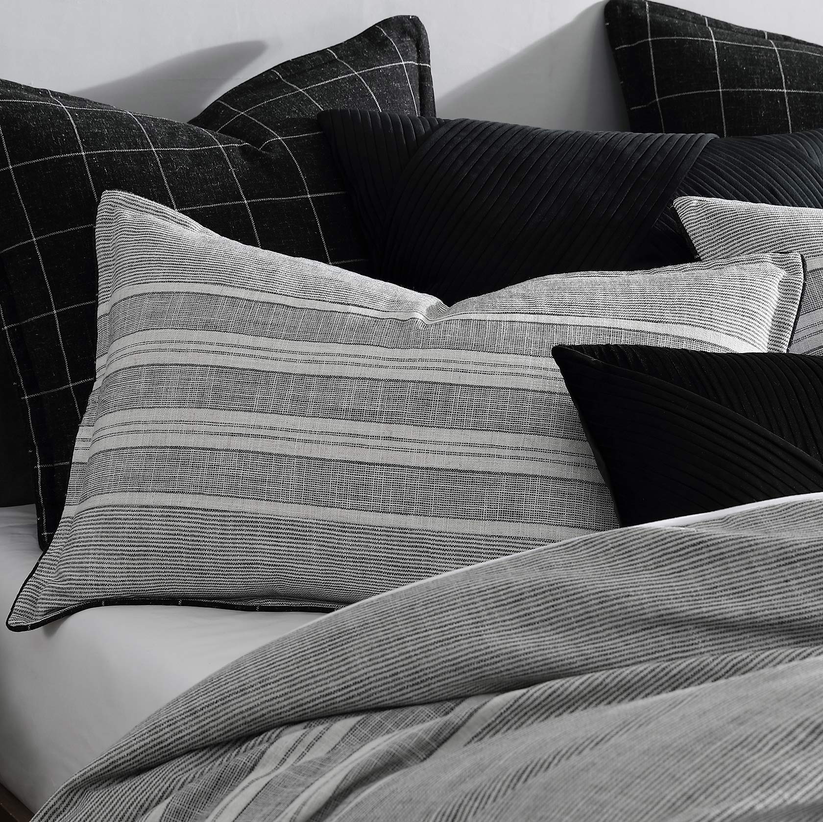 Private Collection Fitzgerald Coal Quilt Cover Set - Premium Soft Bedding Set for Queen/King Size Beds - Perfect for Cozy Bedrooms, Guest Rooms & Luxury Hotels
