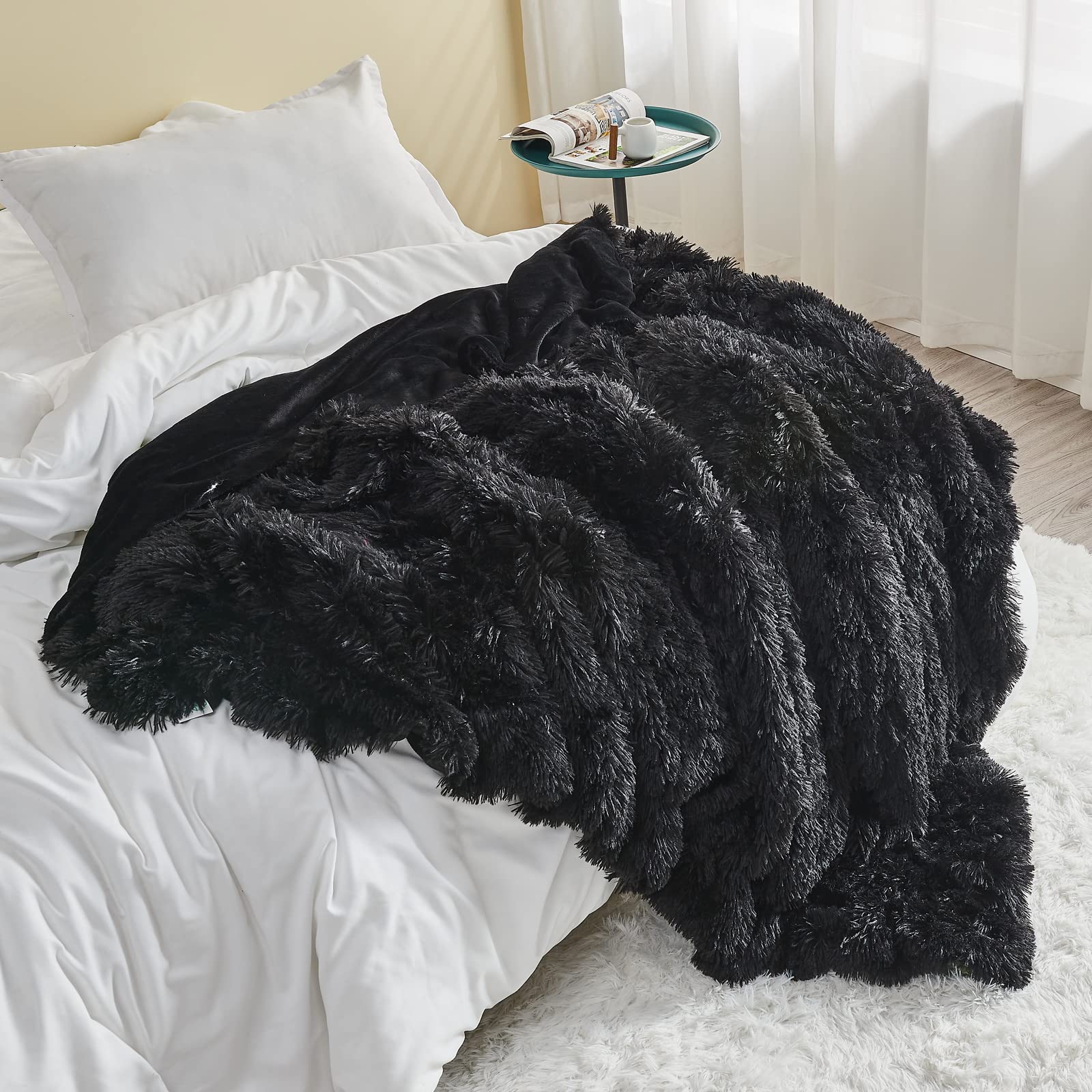 GONAAP Super Soft Faux Fur Throw Blanket - Plush Shaggy Cozy Blanket for Couch, Sofa & Bed - 50x60 Inches Black Fuzzy Blanket - Perfect for Winter Snuggling, Movie Nights & Home Decor