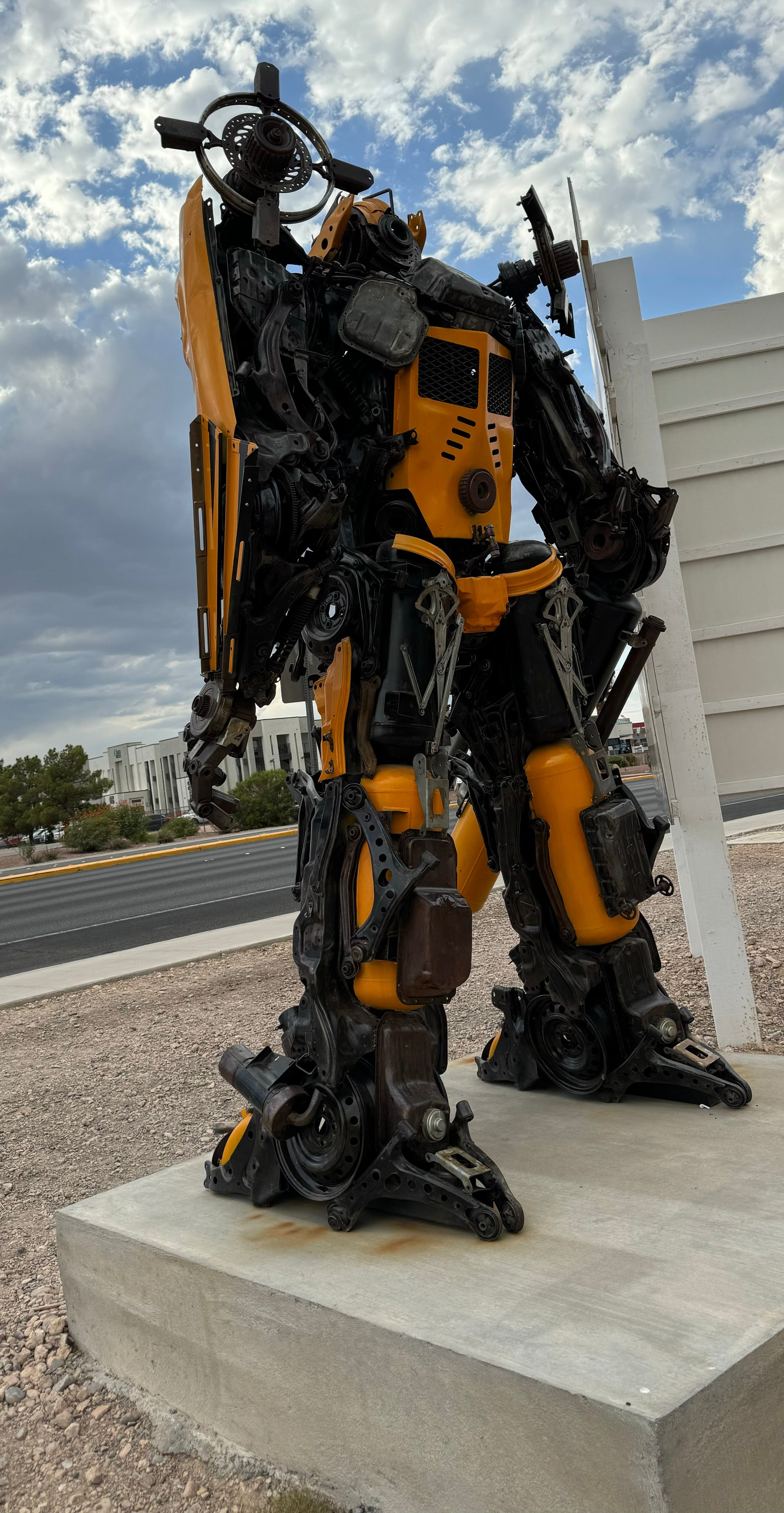 138 Bumblebee Inspired Recycled Metal Art Sculpture - Handmade Eco-Friendly Wall Decor for Home, Office & Garden - Unique Gift for Nature Lovers