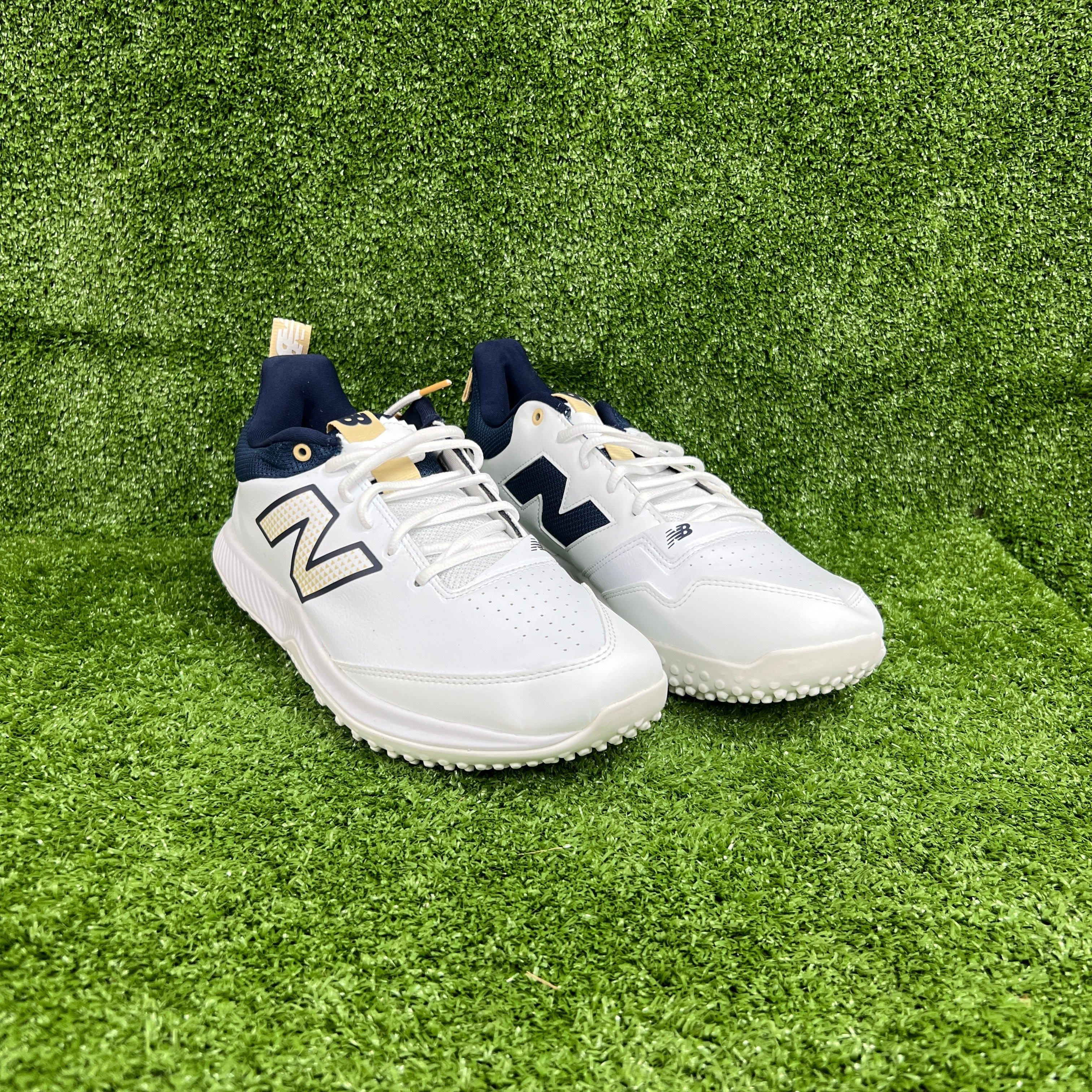 New Balance CK4020 N5 Cricket Shoes - Lightweight & Durable for Cricket Matches & Training - Perfect for Professional Players & Sports Enthusiasts