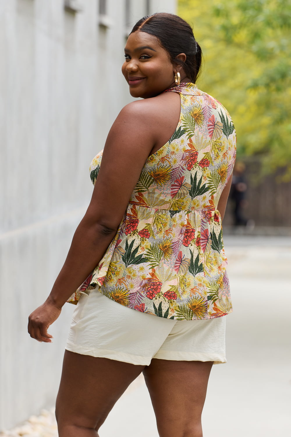 Stylish Full Size Tropical Vacation Top for Women - Perfect for Beach Holidays, Summer Outings & Vacation Getaways