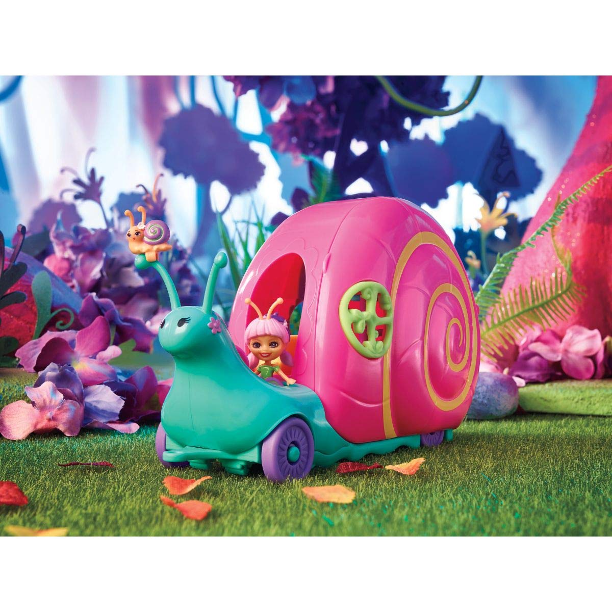 Enchantimals GCT42 Slow-Motion Camper Vehicle Playset with Saxon Snail Doll - Interactive Toy for Kids' Pretend Play & Travel Adventures