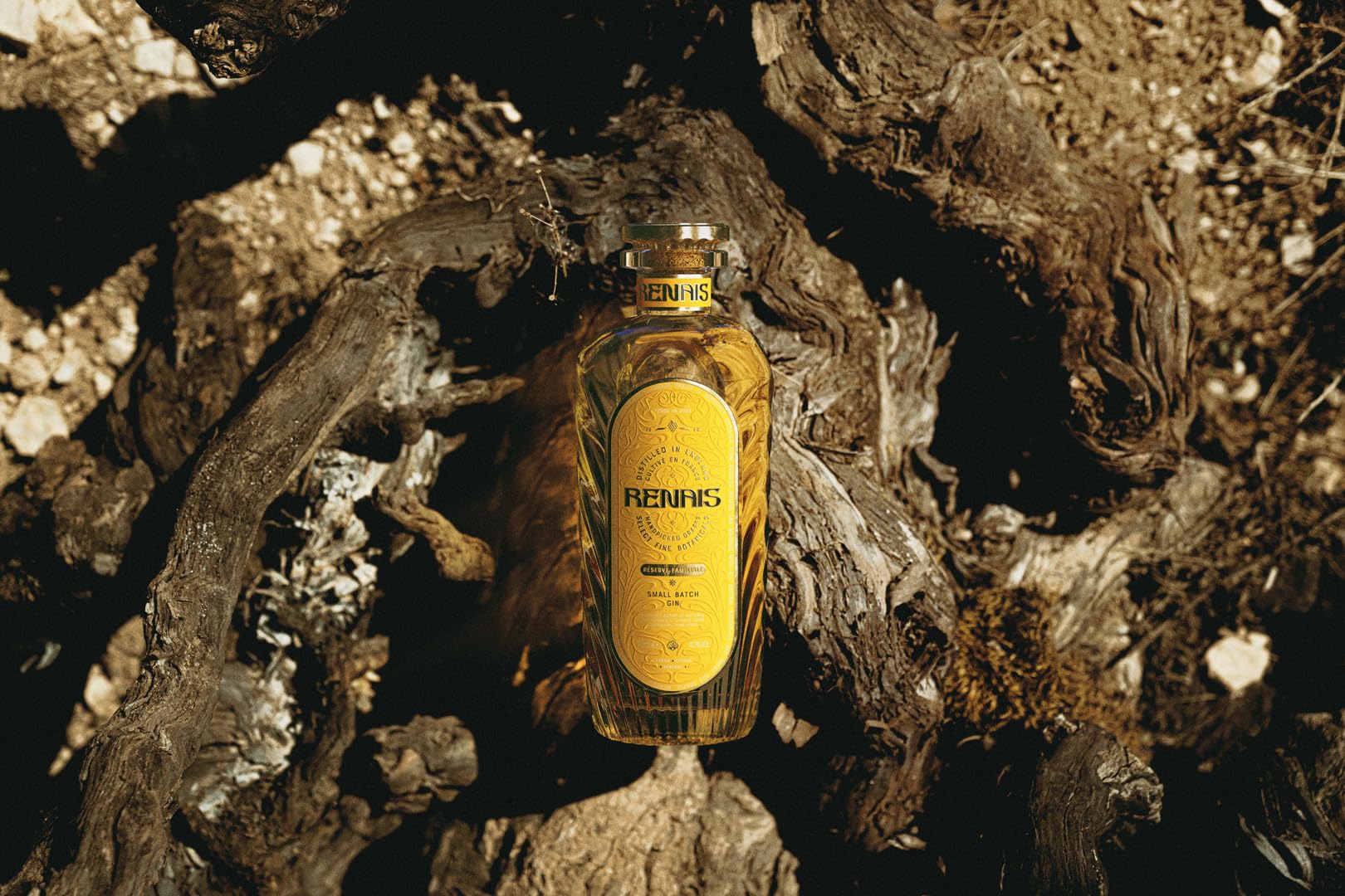 Renais Gin by Alex & Emma Watson | Crafted with Real Grand Cru Grapes | Fresh, Mineral & Honey-Sweet Taste | Climate Neutral Certified | 40% ABV | 700ml | Perfect for Cocktails, Gifts & Special Occasions