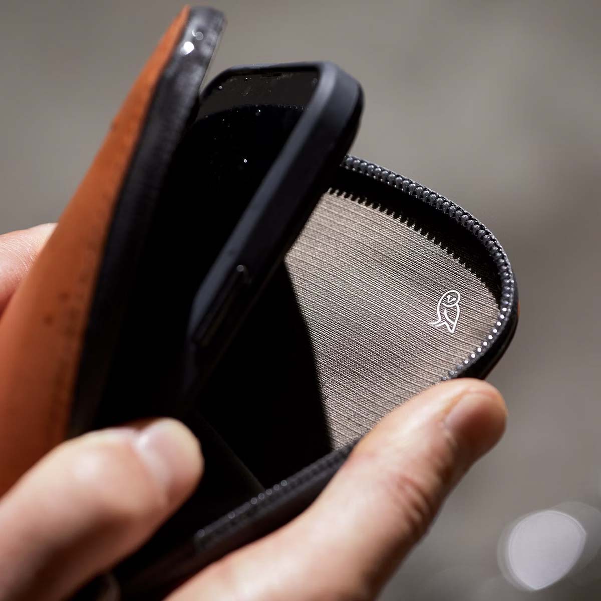Bellroy Venture Phone Pocket - Slim & Secure Phone Holder for Everyday Carry | Perfect for Hiking, Travel & Outdoor Adventures