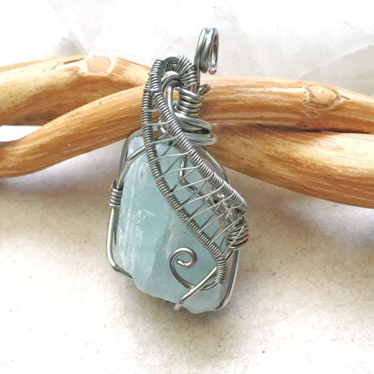 Natural Raw Blue Aquamarine Crystal Necklace Pendant - Healing Stone Jewelry for Women, Spiritual Gift for Meditation & Energy Balancing