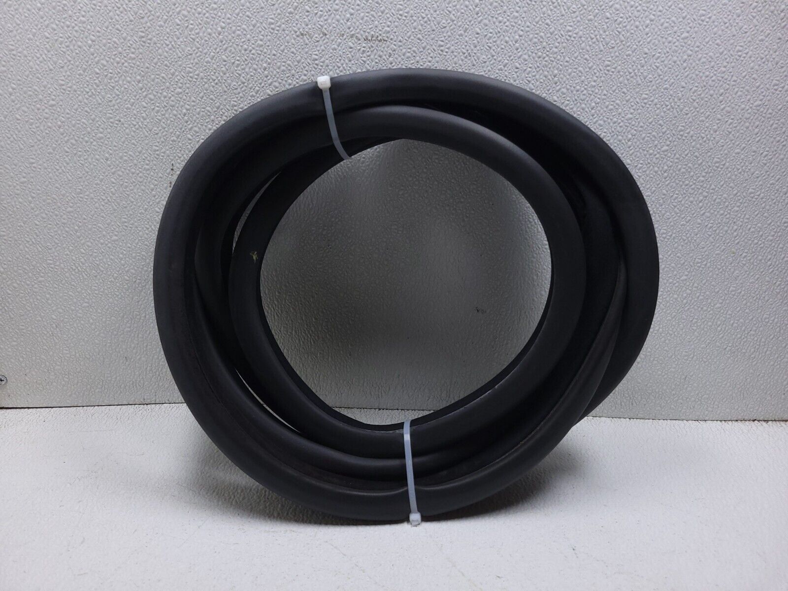 2006-2011 Mercedes ML500 Rear Right Passenger Side Door Weatherstrip Seal - OEM Replacement Part for Weather Protection & Noise Reduction | Perfect for Car Maintenance & Restoration Projects
