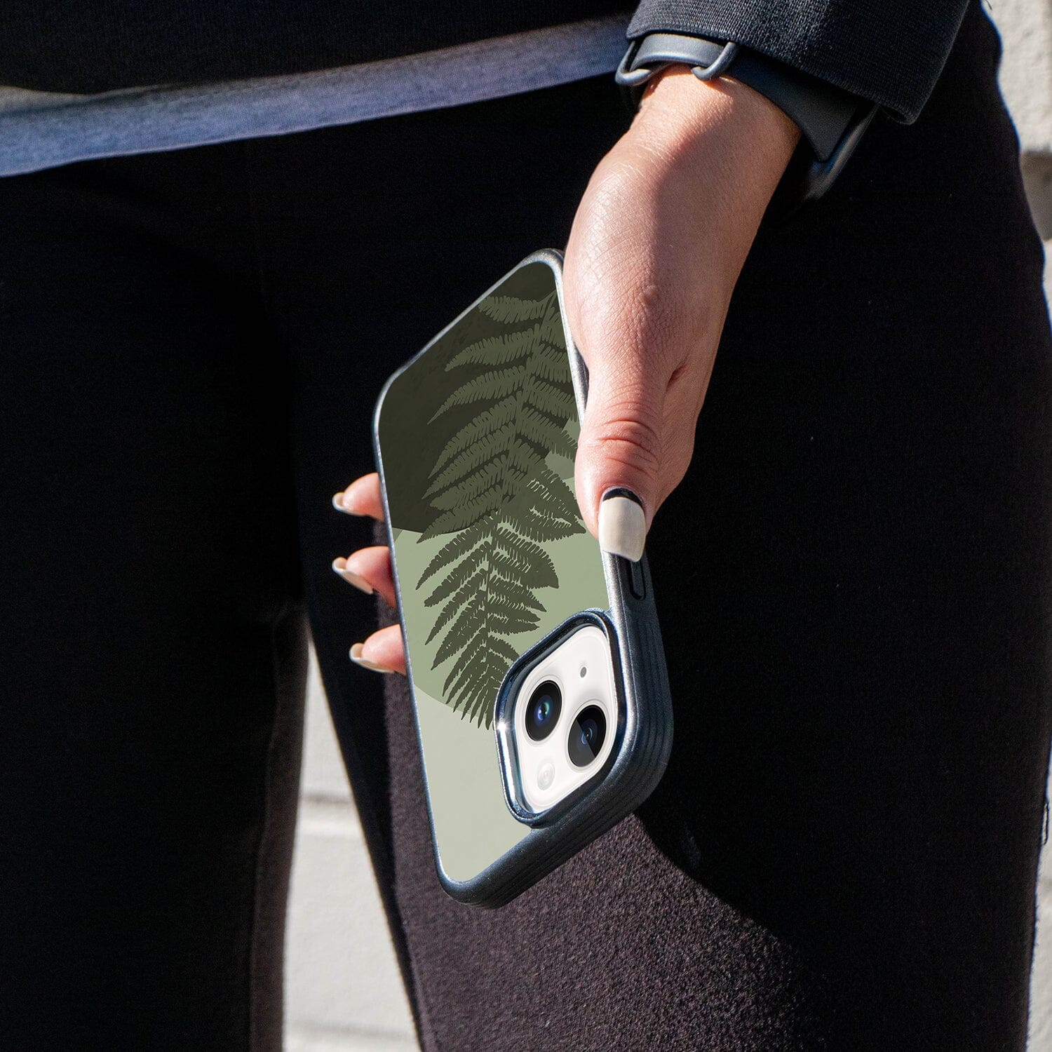 Premium Magnetic MagSafe iPhone 13 Case with Leaf Design - Slim Protective Cover for iPhone 13 (2021) - Perfect for Everyday Use, Outdoor Activities & Wireless Charging