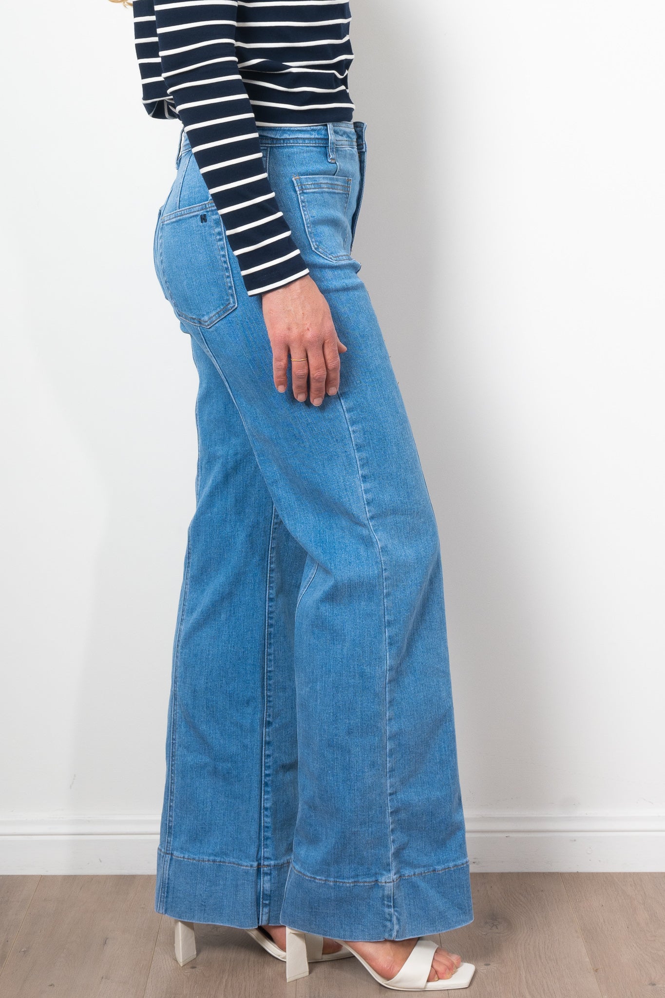Vintage 70s Style Kireina Farrah Jean in Blue - Retro High Waisted Flare Jeans for Women, Perfect for Casual Wear & Boho Outfits