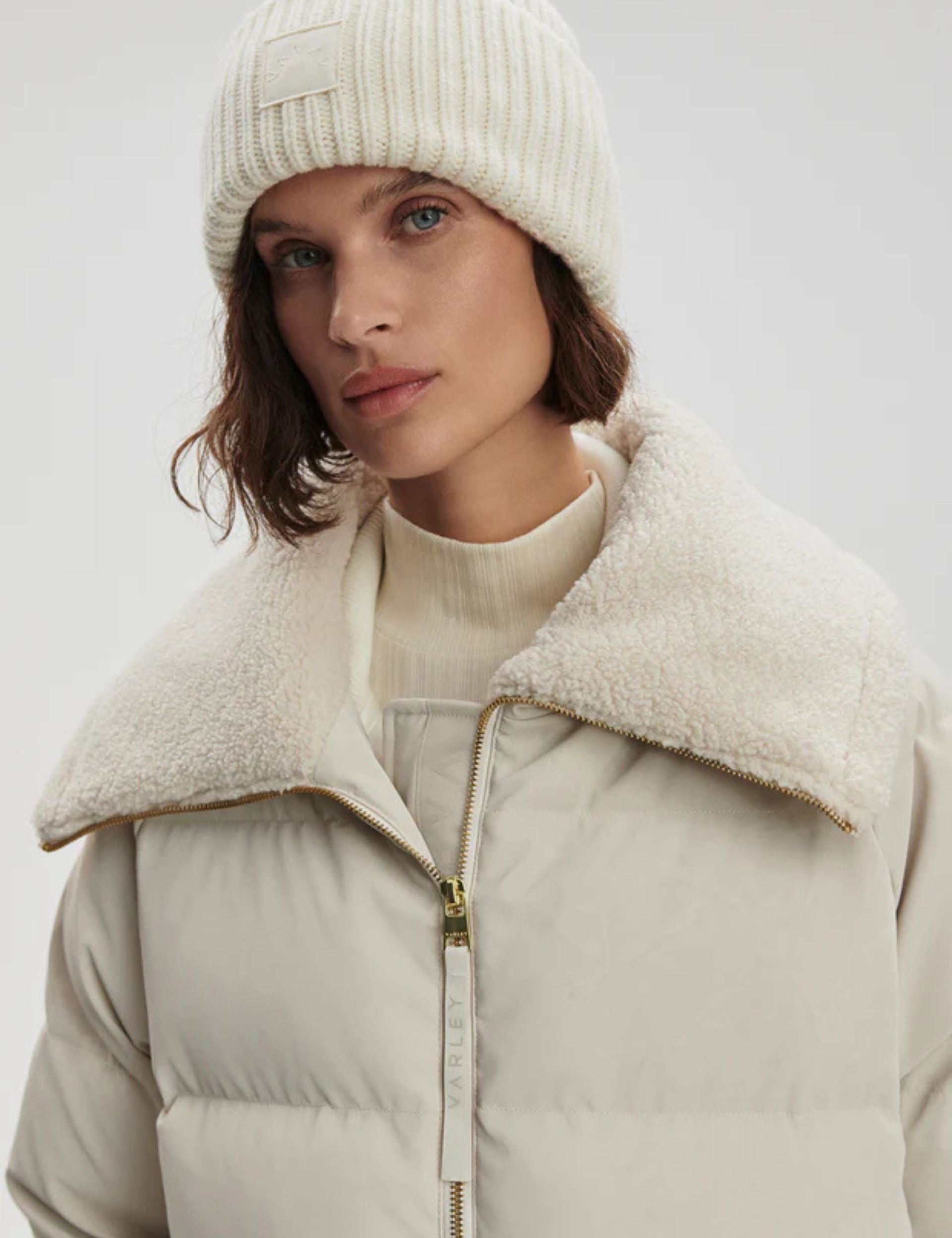 Roseville Down Jacket for Women - Lightweight Warm Winter Coat with Hood, Water-Resistant & Windproof - Perfect for Cold Weather, Outdoor Activities & Travel