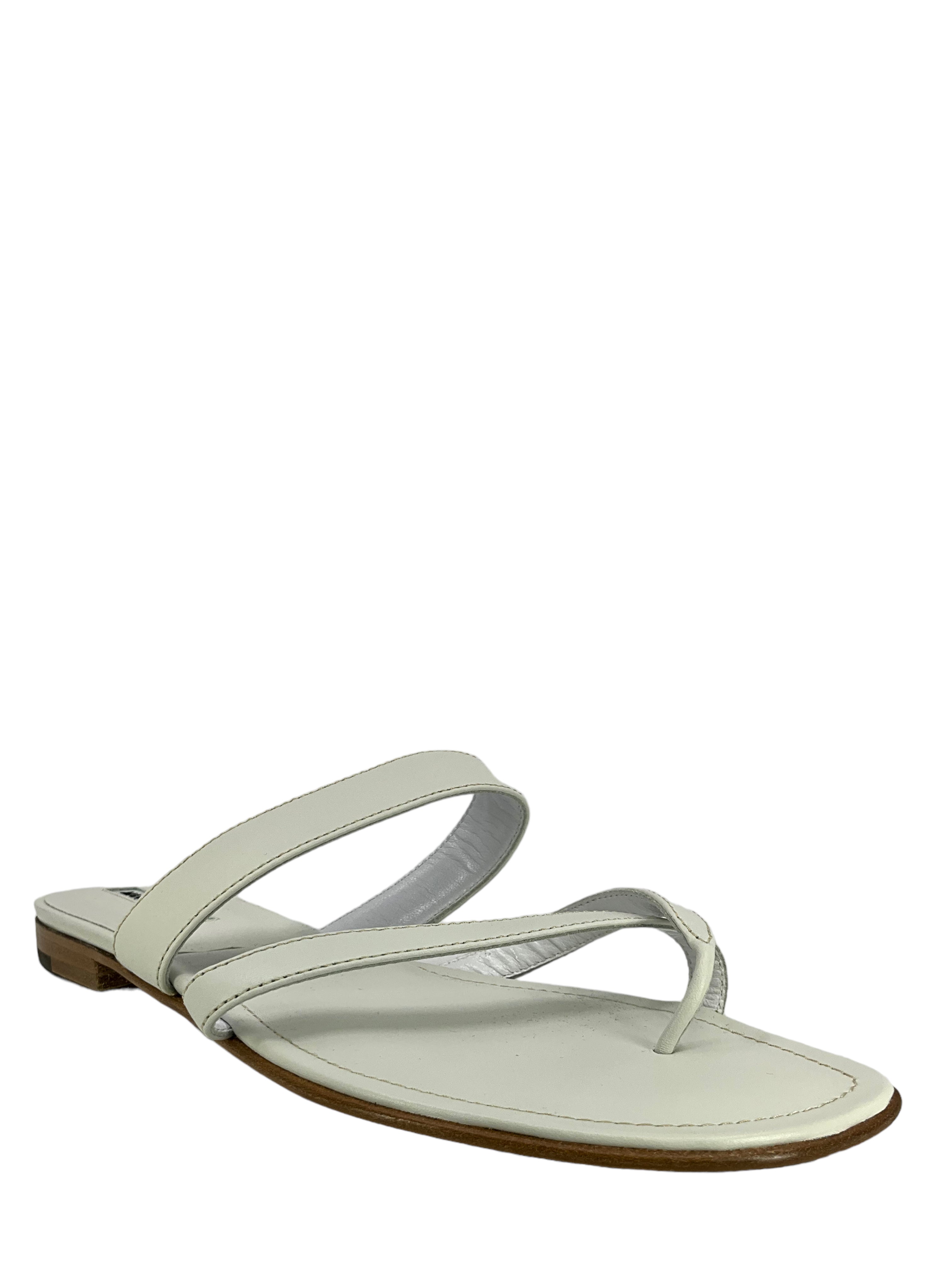 MANOLO BLAHNIK Susa Leather Thong Sandals Women's Size 10.5 - Comfortable Luxury Flip Flops for Beach, Vacation & Summer Outfits