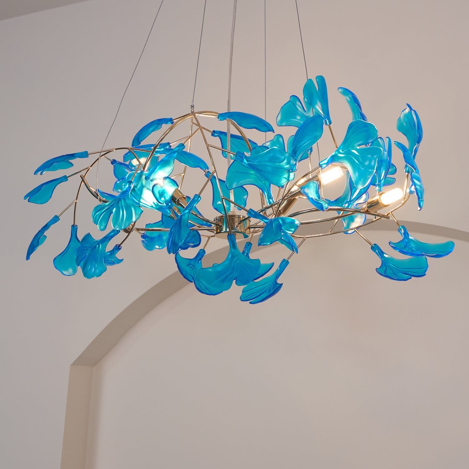 Elegant Acrylic Ginkgo Leaf Chandelier - Modern Gold Leaf Ceiling Light Fixture for Dining Room, Bedroom & Living Room Decor