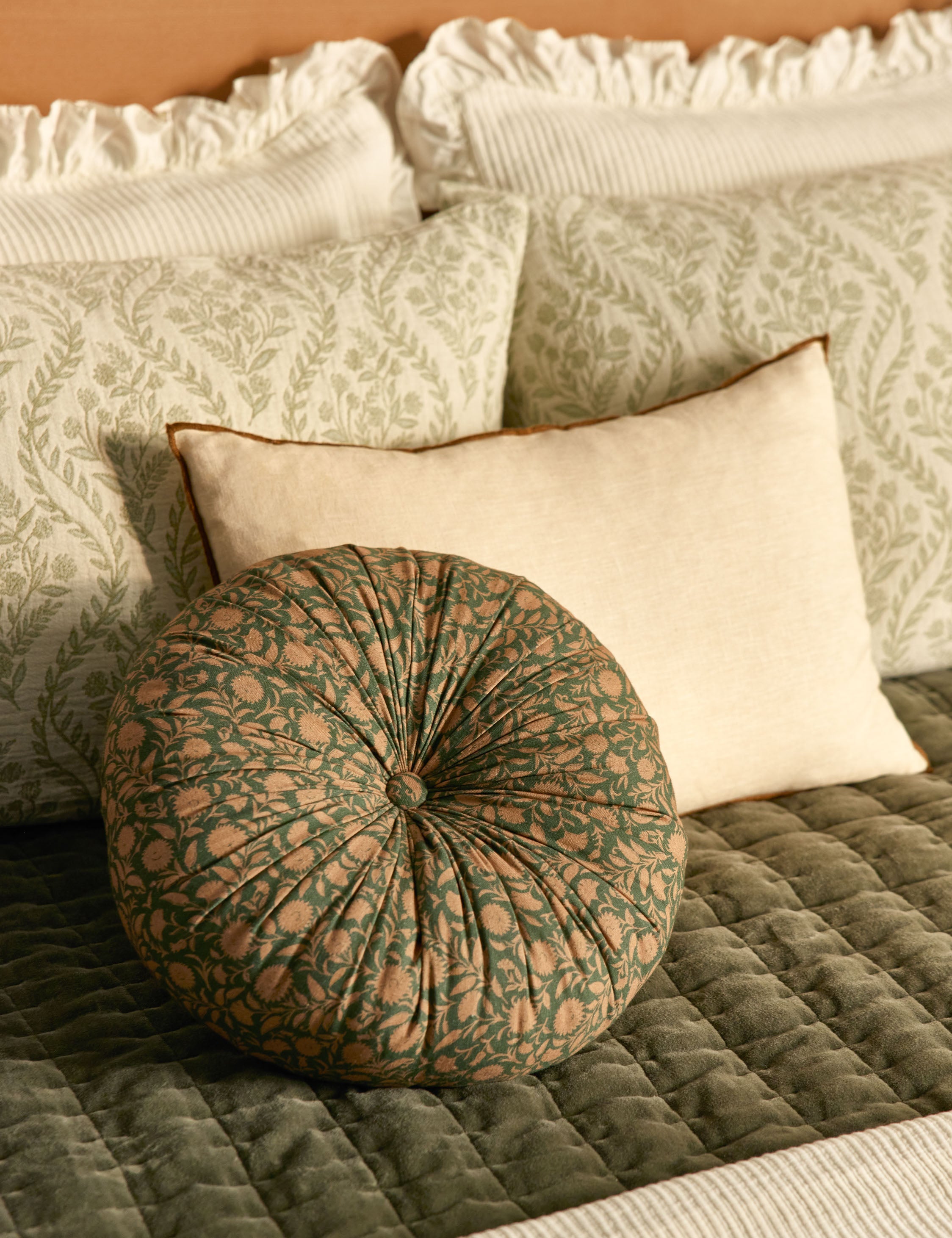 Stylish Carys Contrast Linen Pillow Cover - Breathable & Durable Home Decor for Sofa, Bedroom, and Living Room - Perfect for Modern Farmhouse, Boho, and Scandinavian Interior Design Styles