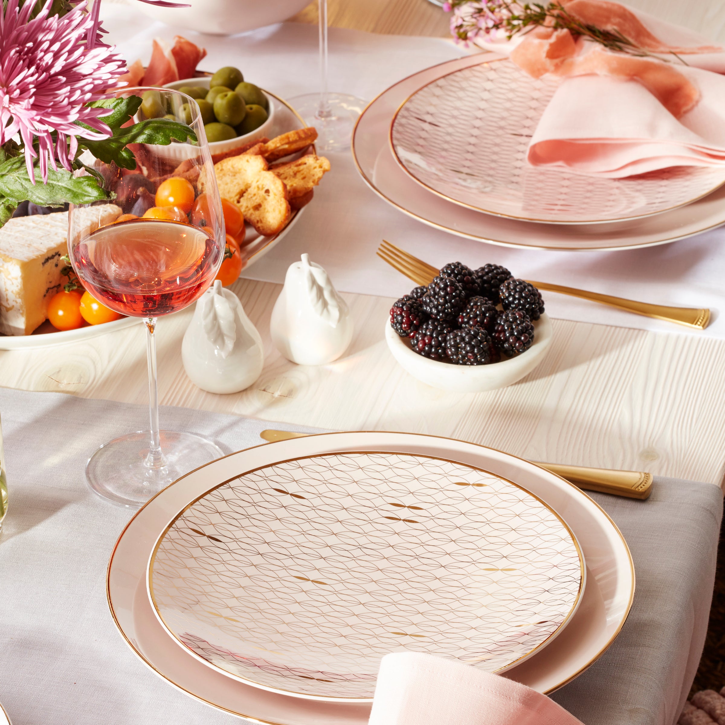 Trianna Blush 4-Piece Dinner Plate Set - Elegant Porcelain Plates for Formal Dining & Special Occasions | Perfect for Weddings, Anniversaries & Holiday Gatherings