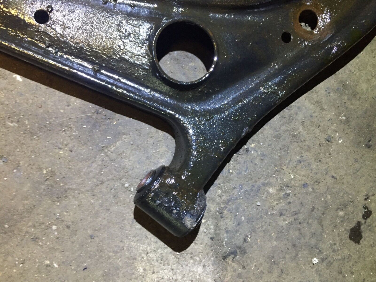 04 05 06 Scion XA Left Front Lower Control Arm - OEM Replacement Part D18 - Perfect for Suspension Repair & Car Maintenance
