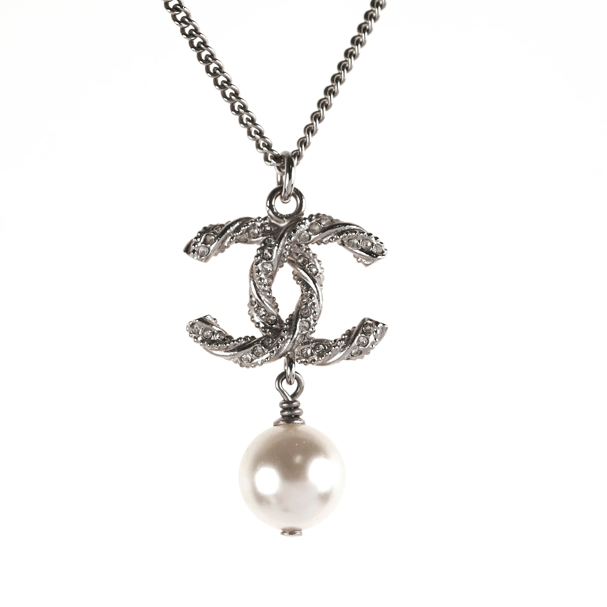 Chanel CC Logo Pearl Necklace for Women - Luxury Fashion Jewelry Gift for Birthday, Anniversary & Special Occasions