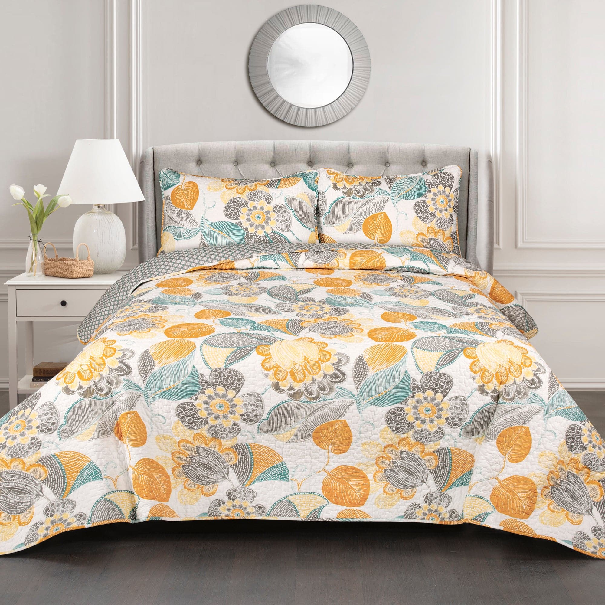 Layla 3-Piece Quilt Set - Queen Size Bedding, Soft Microfiber Comforter Set with 2 Pillow Shams - Perfect for Cozy Bedroom Decor & Guest Room Essentials