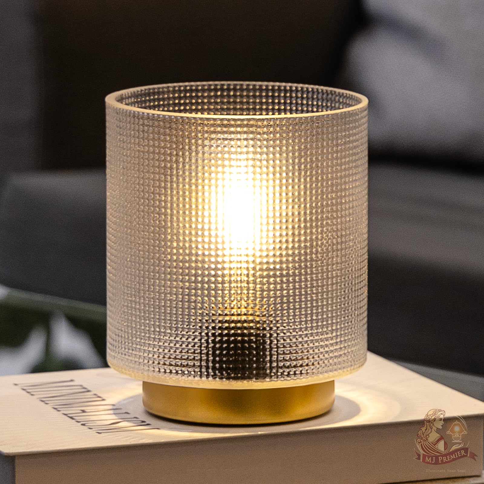 MJ PREMIER Battery Operated Table Lamp with Timer - Cordless Glass Accent Lamp for Bedroom, Living Room, Nightstand, Home Decor - Perfect for Bedside Reading, Ambient Lighting, and Decorative Accents (Clear)