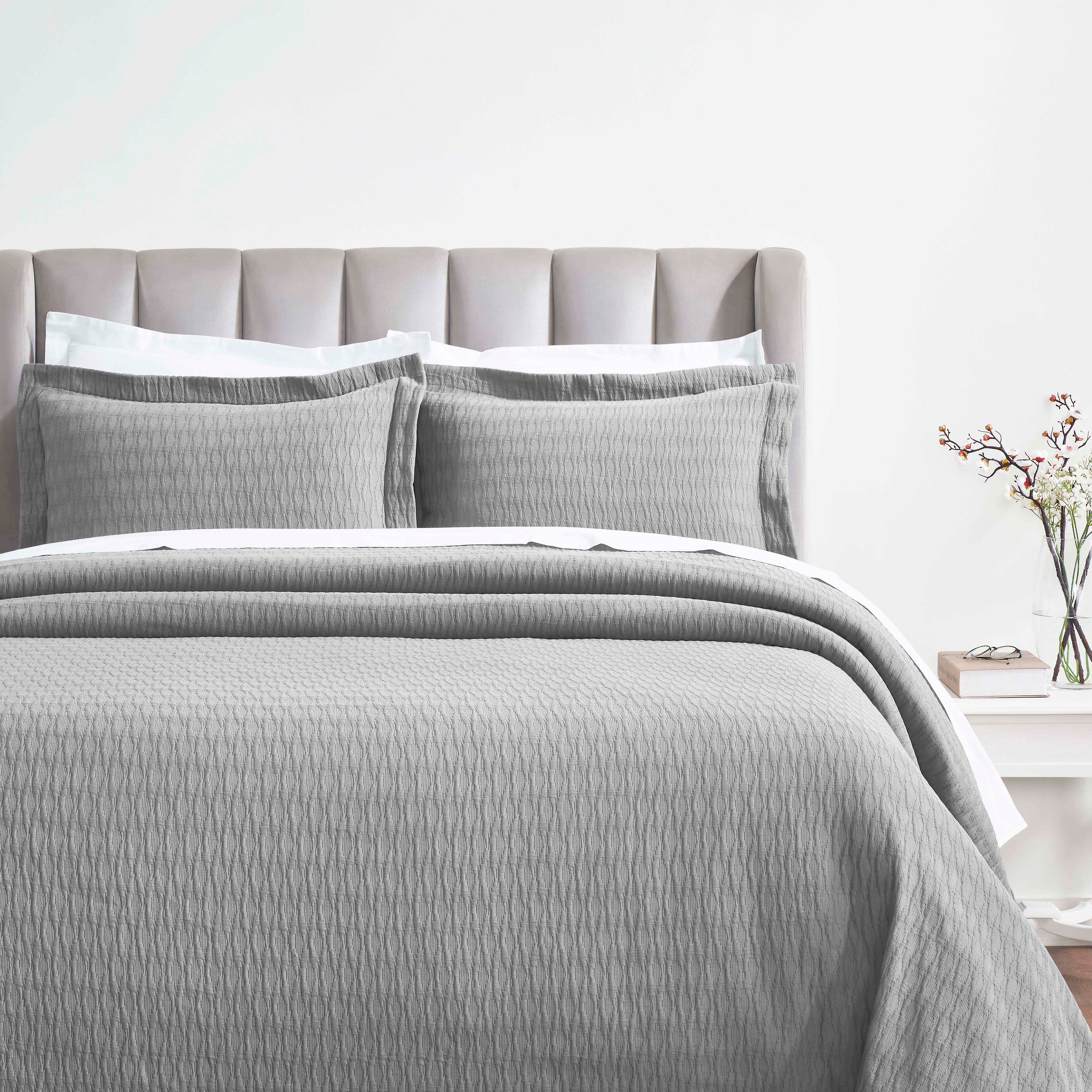 Calvert Cotton Medium Weight Geometric Matelasse Bedspread Set - Queen Size Luxury Bedding for Modern Bedrooms | Perfect for Master Bedroom, Guest Room & Dorm Decor