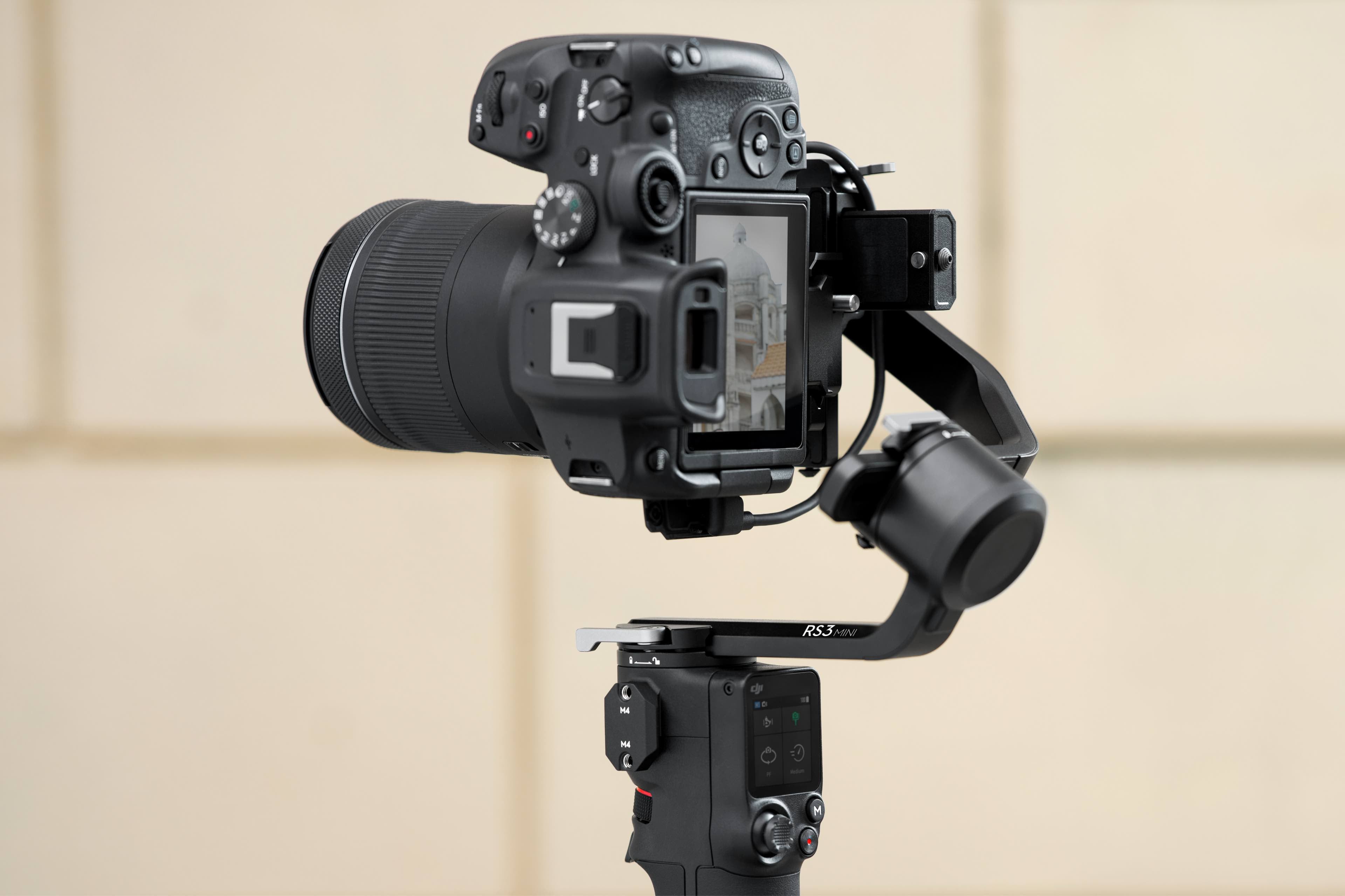 DJI RS L-Shaped Multicamera Control Cable - USB-C to USB-C 11.8 Inch - Compatible with DJI RS 3/RS 3 Pro/RSC 2 - Perfect for Multi-Camera Setups, Vlogging & Professional Filmmaking