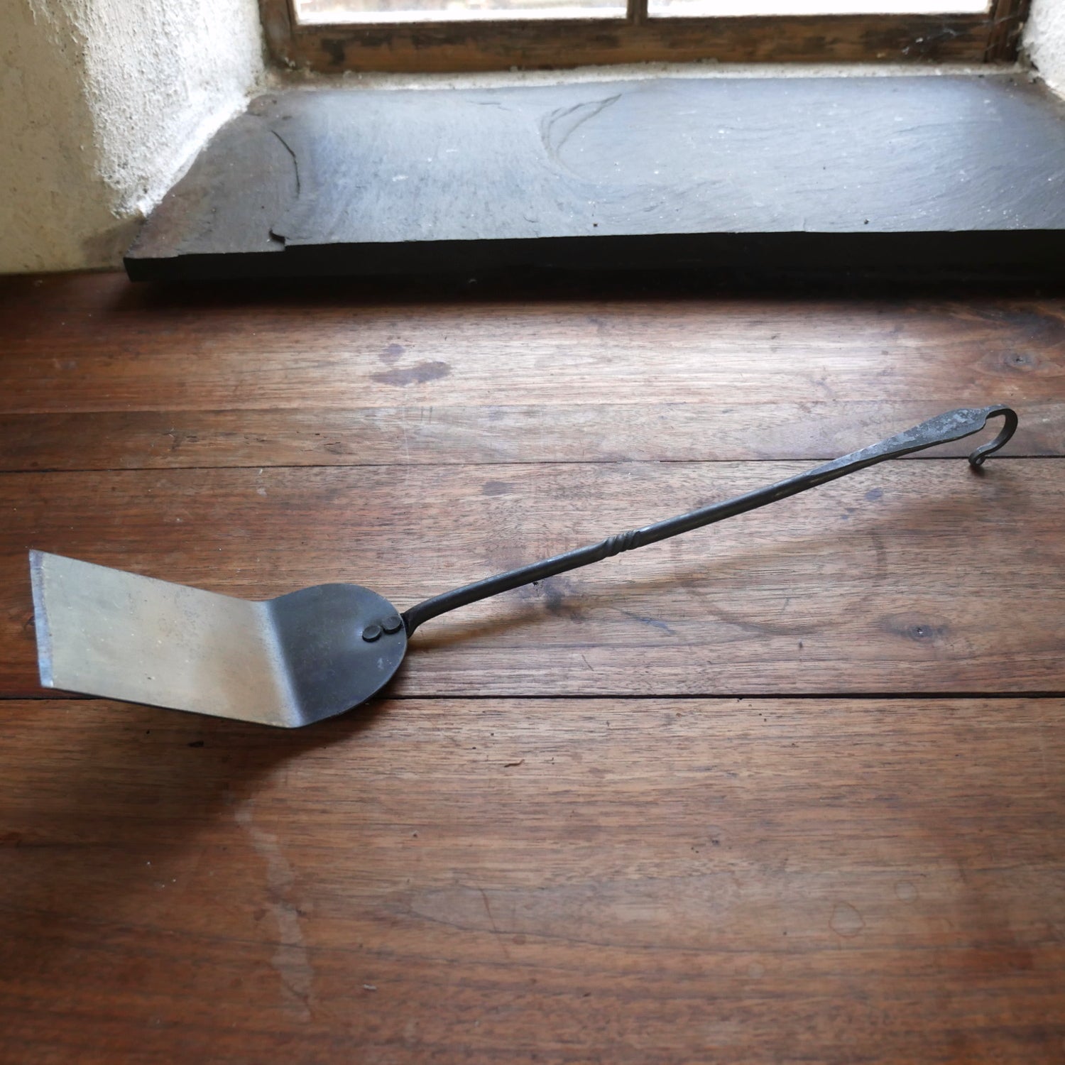 Hand Forged Stainless Steel Spatula - Professional Kitchen Tool for Cooking, Flipping & Serving - Perfect for Grilling, BBQ, Pancakes & Eggs