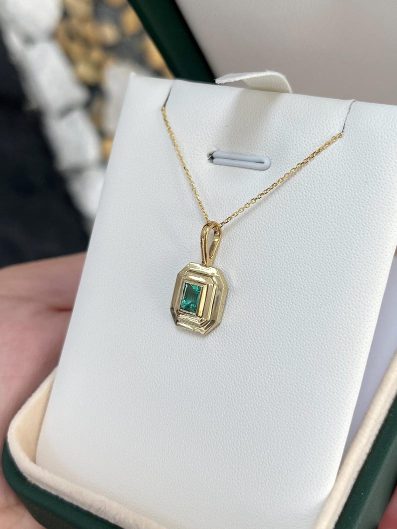 0.70ct 14K Gold Natural Emerald Cut Emerald Solitaire Slider Pendant Necklace for Women - Elegant Jewelry Gift for Birthday, Anniversary & Special Occasions
