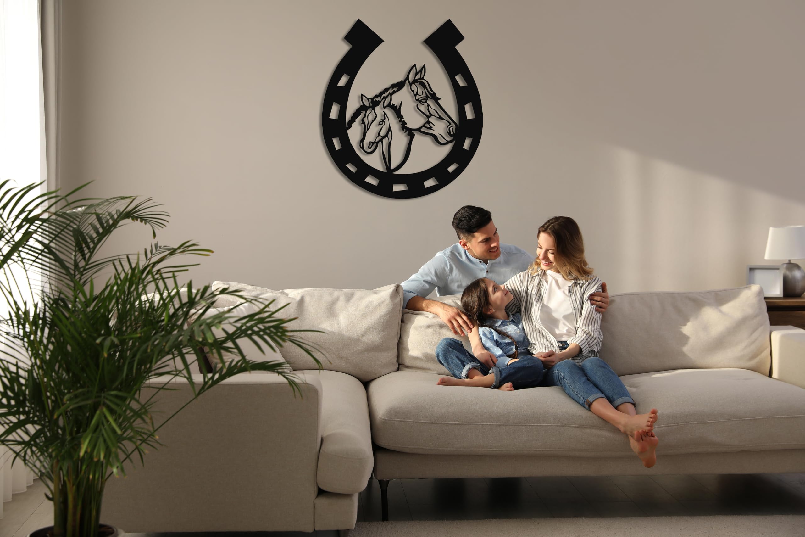 DEKADRON Metal Horse Head Wall Art - Handcrafted Horseshoe Decor for Western & Farmhouse Style - 25