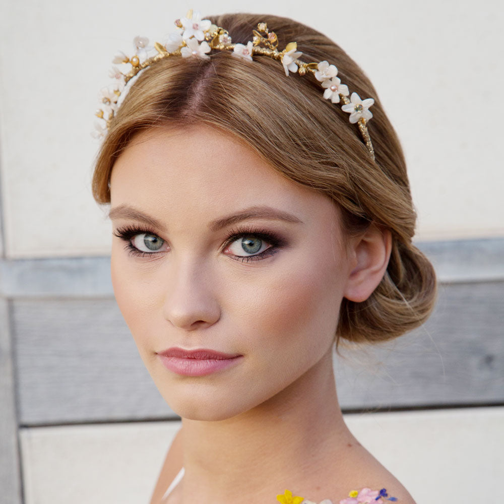 Sparkling Bee Pearl & Crystal Blossom Tiara Crown – Elegant Floral Headpiece for Weddings, Prom, Pageants & Special Occasions