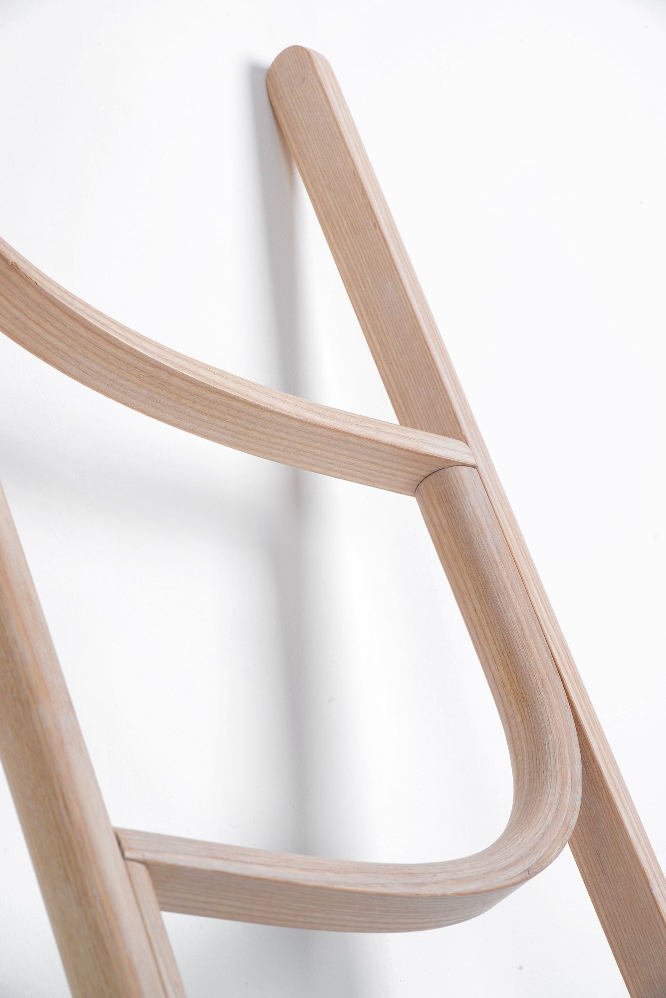 GTV Bentwood Ladder - Sturdy Wooden Step Ladder for Home, Kitchen, and Office Use - Perfect for Reaching High Shelves and Storage Spaces