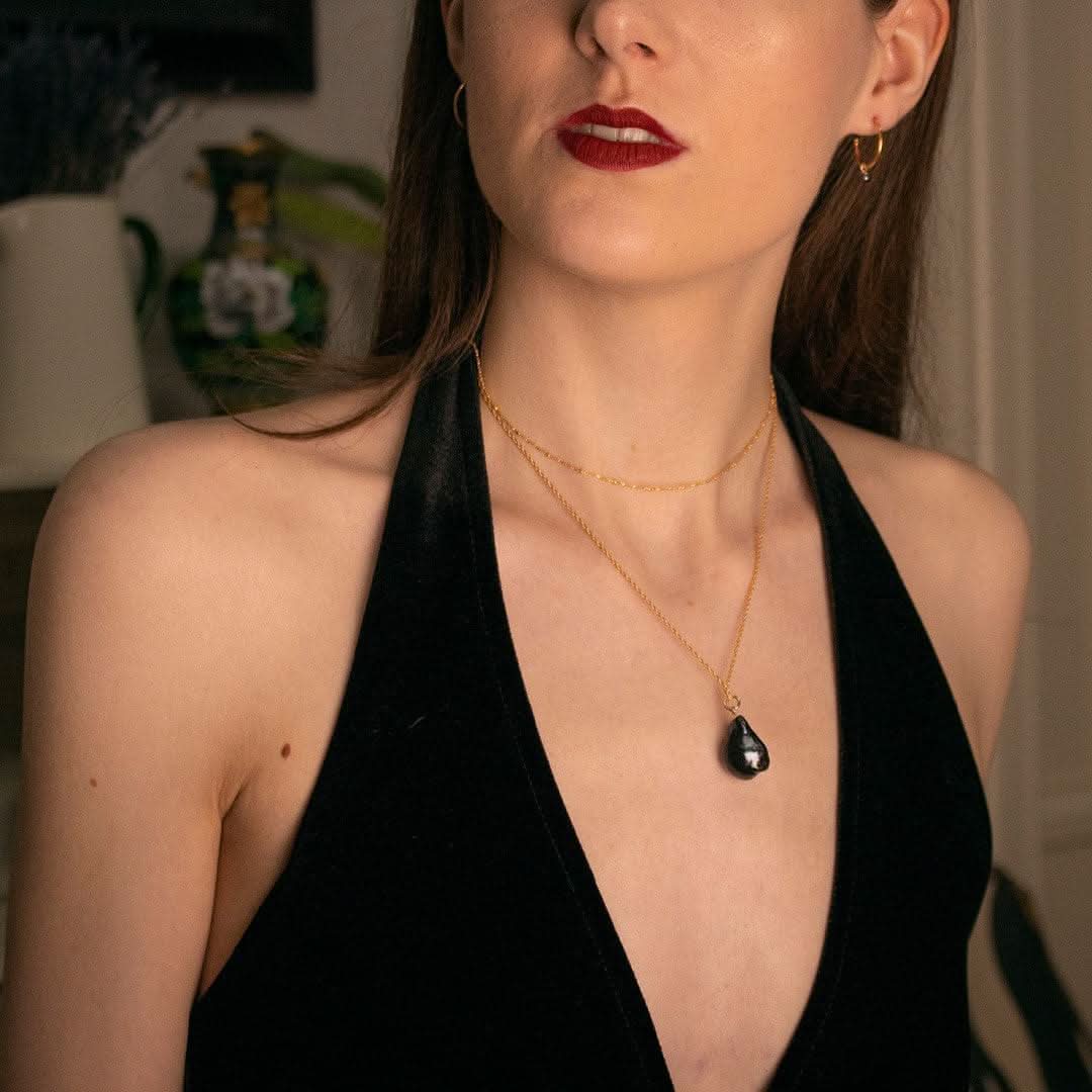 Elegant Baroque Pearl Necklace in Black with Rose Gold Accents - Perfect for Weddings, Parties & Special Occasions