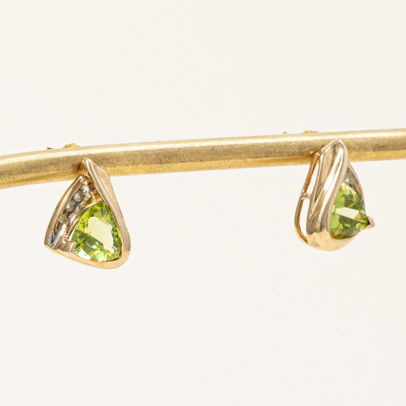 Peridot & Diamond Stud Earrings for Women - 2.00ctw Genuine Gemstone Jewelry (0.04ctw Diamonds) - Perfect Gift for Birthday, Anniversary & Special Occasions