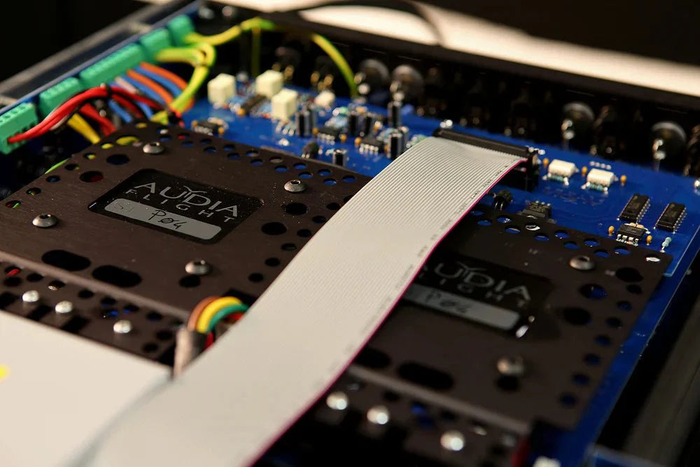 Audia Flight Strumento No.1 High-End Preamplifier - Premium Audio Equipment for Home Theater & Hi-Fi Systems