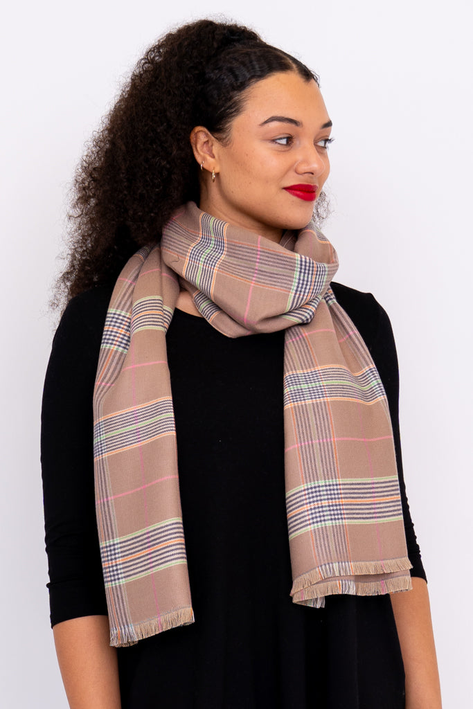 Warm & Stylish Coffee Tartan Scarf - Perfect for Winter Fashion & Outdoor Activities