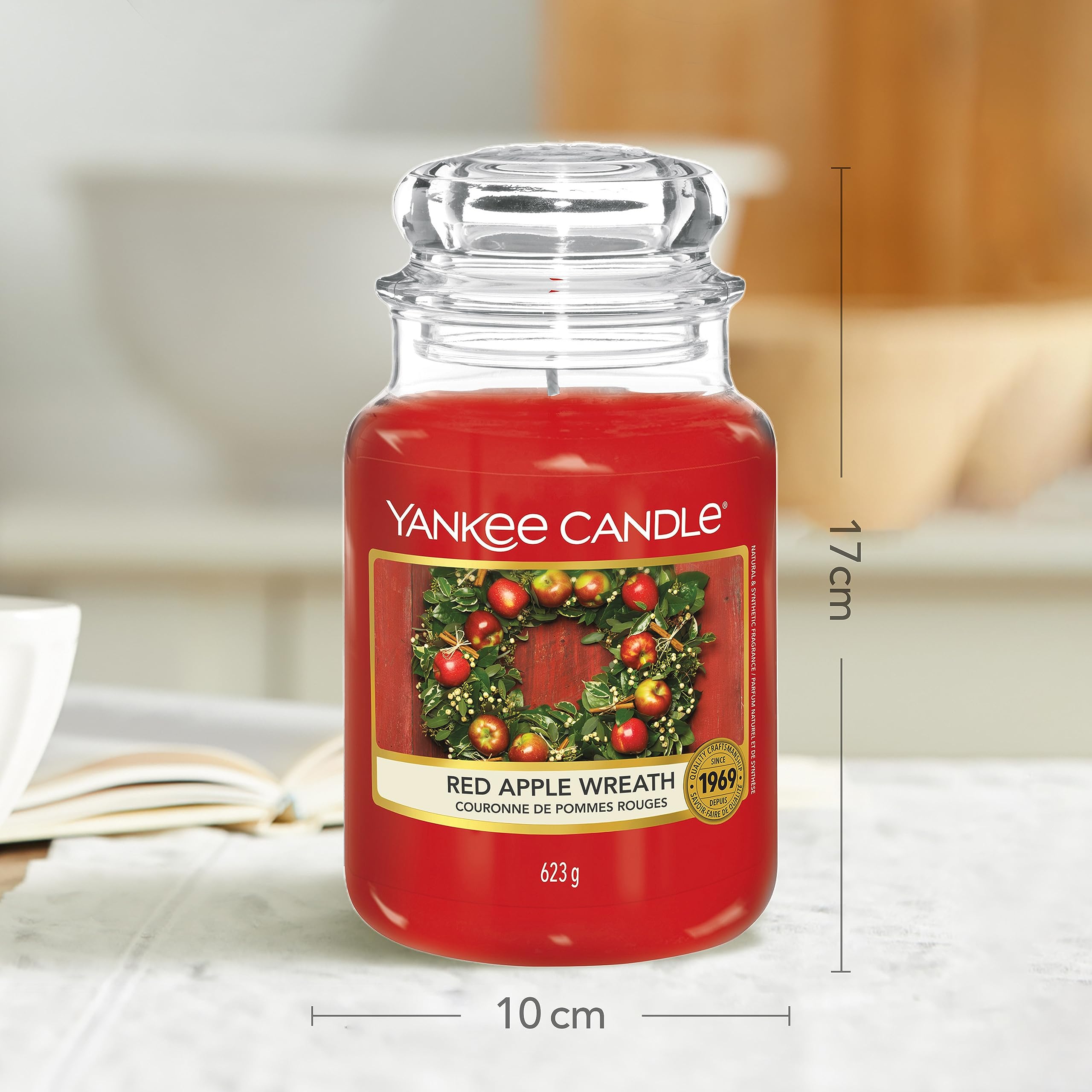 Yankee Candle Red Apple Wreath Large Jar Candle - 14.5oz Scented Candle for Home, Fall Decor & Holiday Gifts | Long-Lasting Fragrance for Living Room, Bedroom & Office