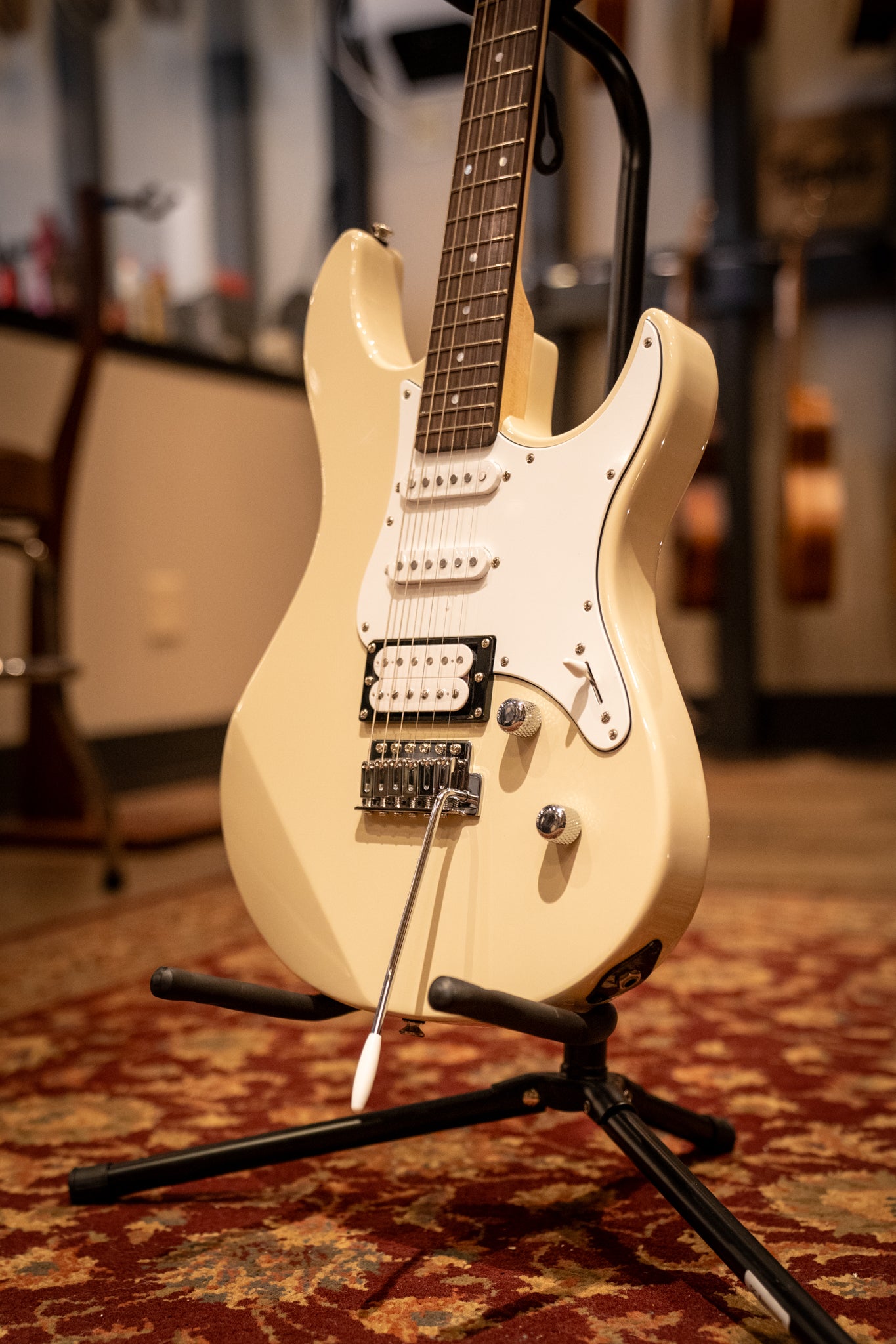 Yamaha PAC112V Pacifica Electric Guitar - Vintage White Finish | Perfect for Beginners, Professionals & Live Performances
