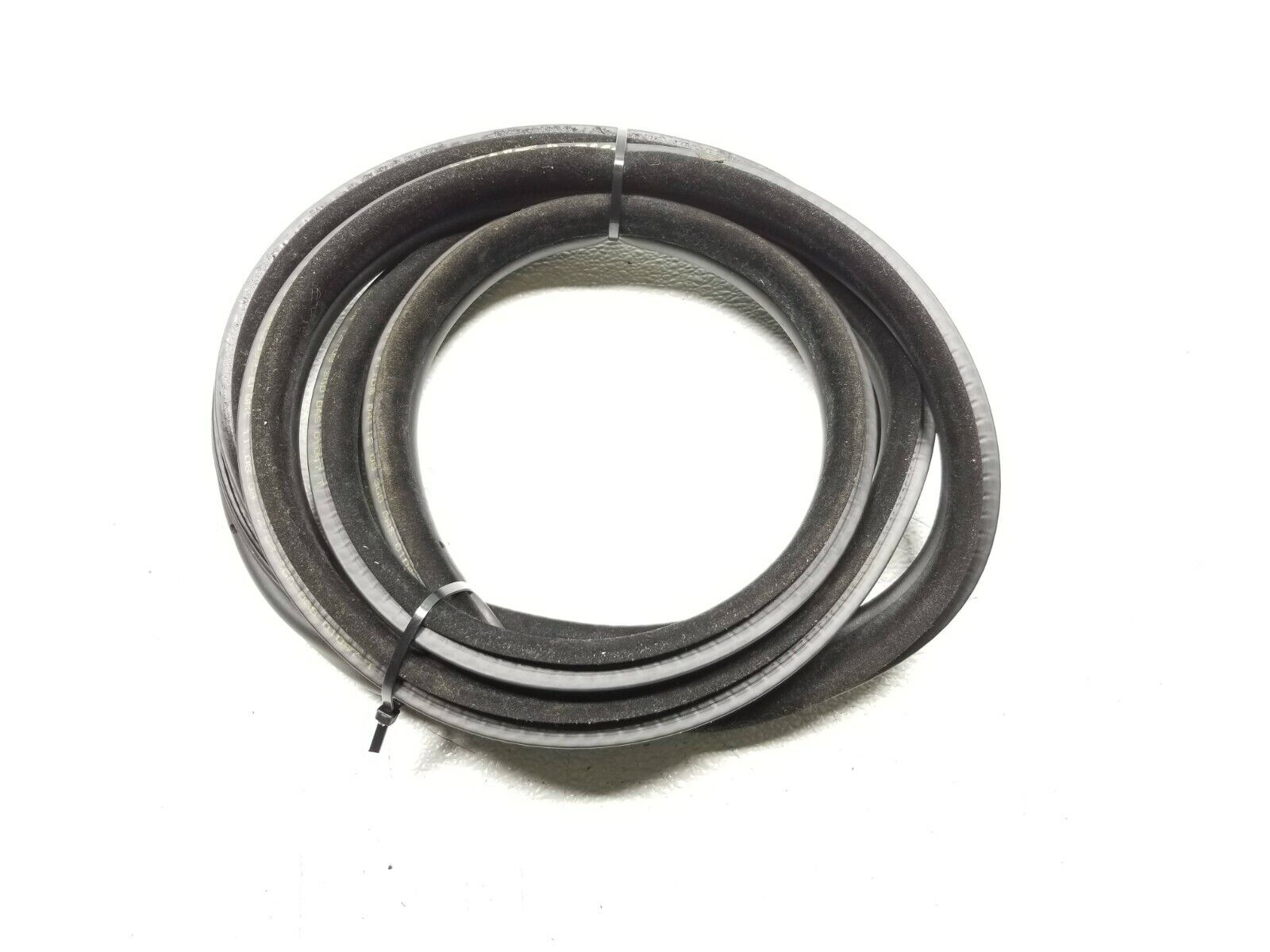 BMW E46 Sedan Rear Right Passenger Door Weatherstrip Seal - OEM Replacement Part for 01 02 03 04 05 Models | Perfect for Weather Protection & Noise Reduction