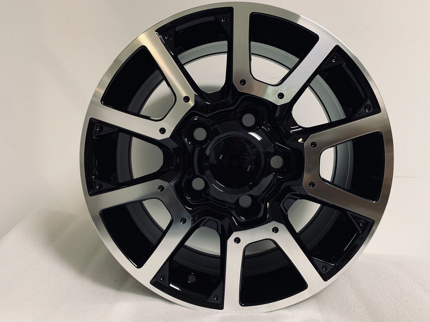 18-Inch Black Pro Style Alloy Wheels for Toyota Land Cruiser, Tundra & Sequoia - Off-Road & Street Performance Upgrade
