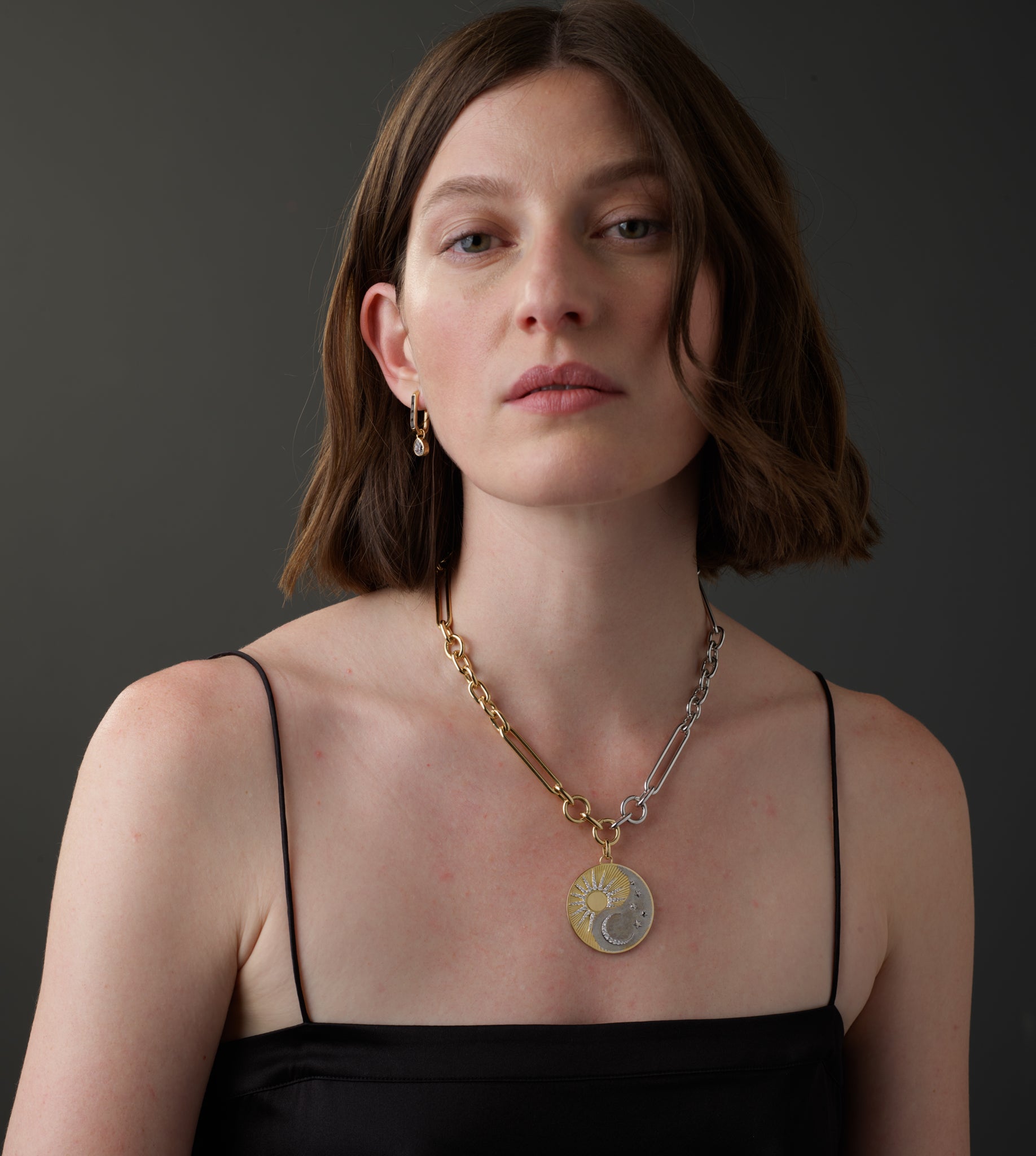 Oversized Mixed Gold Medallion Necklace with Annex Link Chain - Elegant Statement Jewelry for Women, Perfect for Parties, Weddings & Special Occasions