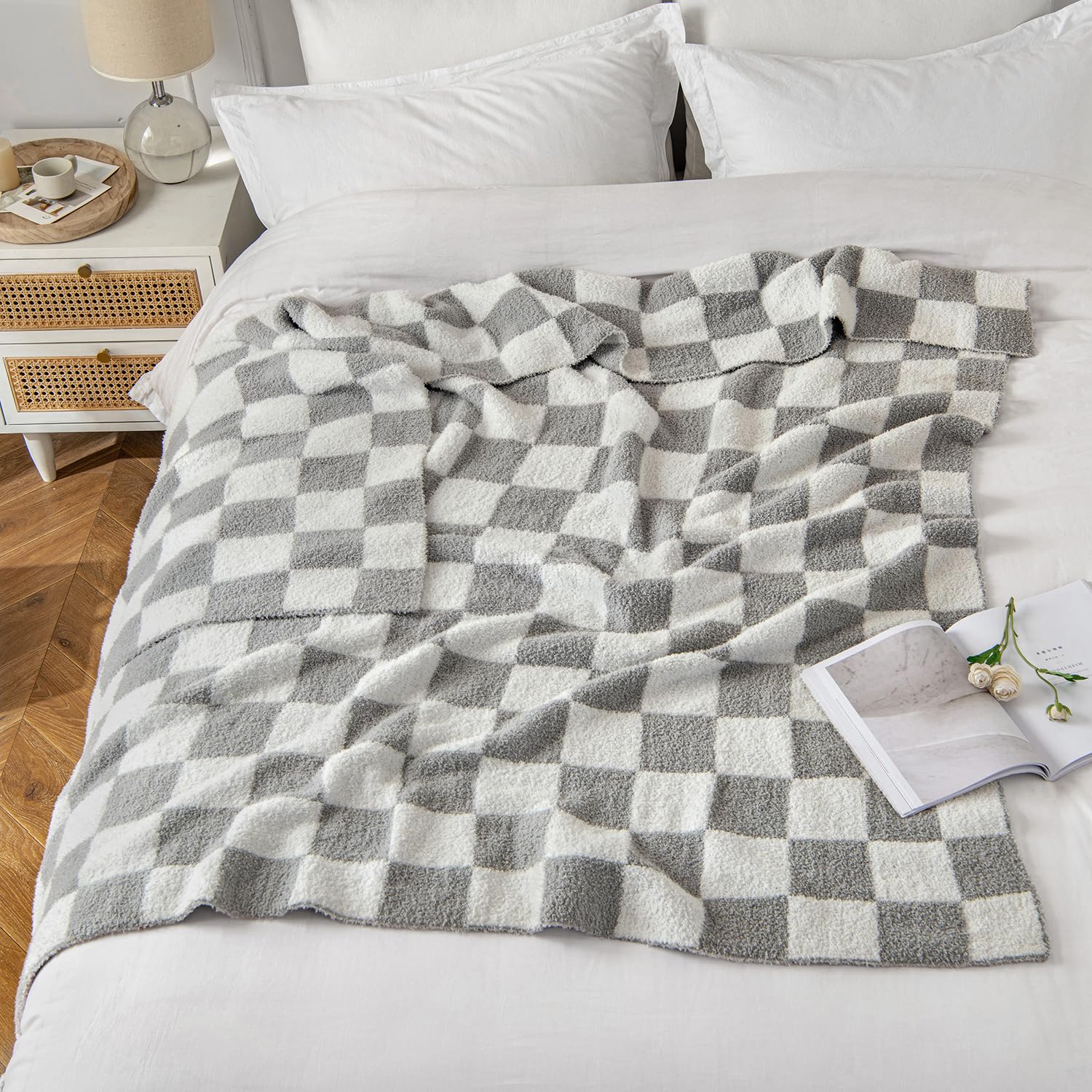 EMEMA Checkered Plush Throw Blanket - Ultra Soft Microfiber Cozy Blanket for Couch, Sofa & Bed - Warm Fluffy Handmade Blanket for Indoor/Outdoor Use - Perfect for Camping, Picnic & Home Decor - Breathable Grey Blanket (60x80 inches)